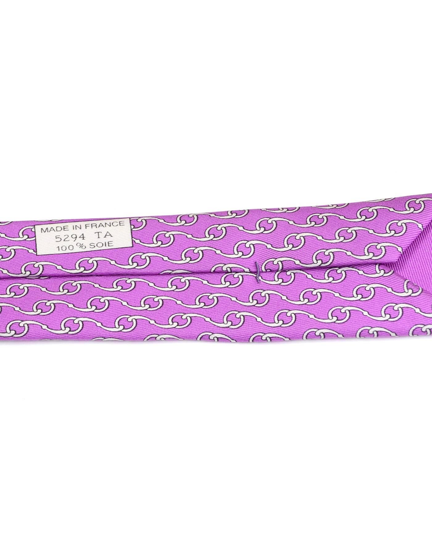 Hermes Purple & White Chain Print Silk Tie In Excellent Condition In New York, NY