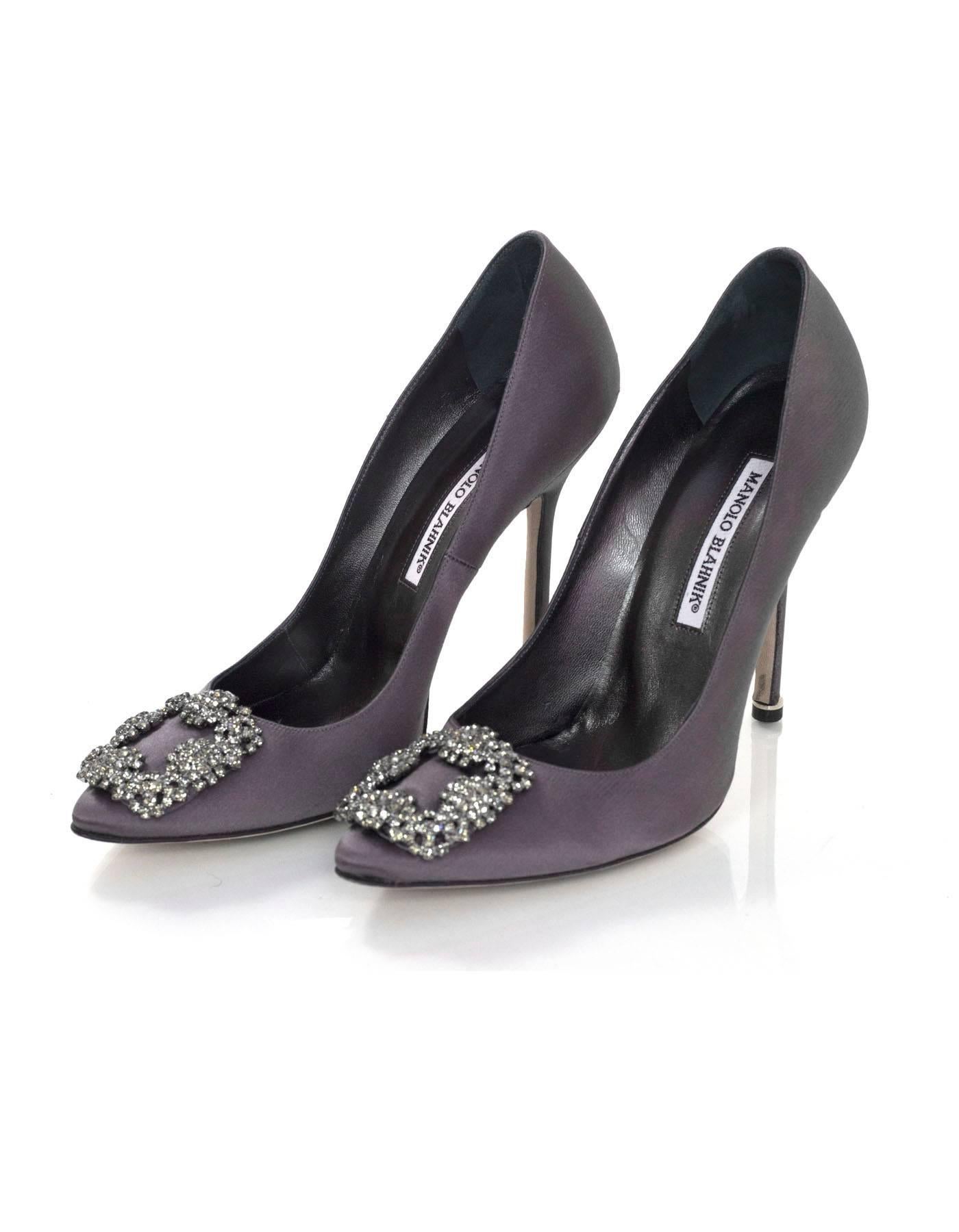 Manolo Blahnik Grey Satin Hangisi Pumps w/ Crystal Buckle sz 38.5 In Excellent Condition In New York, NY