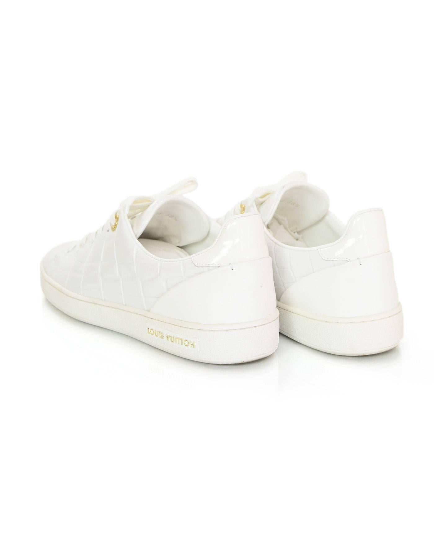 Louis Vuitton White Croc Embossed Leather Frontrow Sneakers Sz 38.5 In Excellent Condition In New York, NY