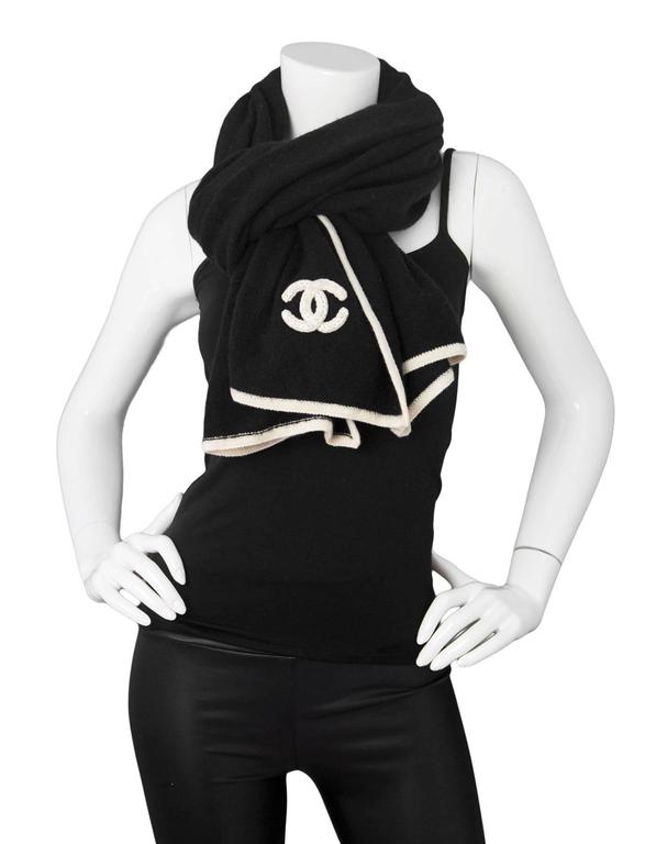 Chanel Black and White Cashmere CC Scarf For Sale at 1stDibs