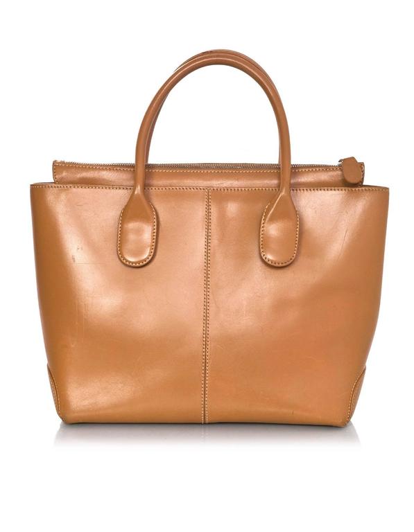 Tod's Camel Leather Classic D Tote Bag w/ Srap For Sale at 1stDibs
