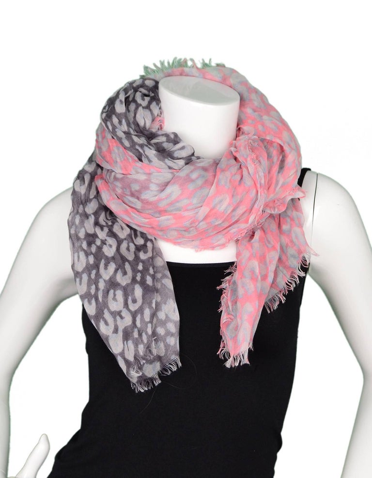 Louis Vuitton Pink and Purple Cashmere/Silk Leopard Stephen Sprouse Stole  Scarf For Sale at 1stDibs | louis vuitton leopard shawl