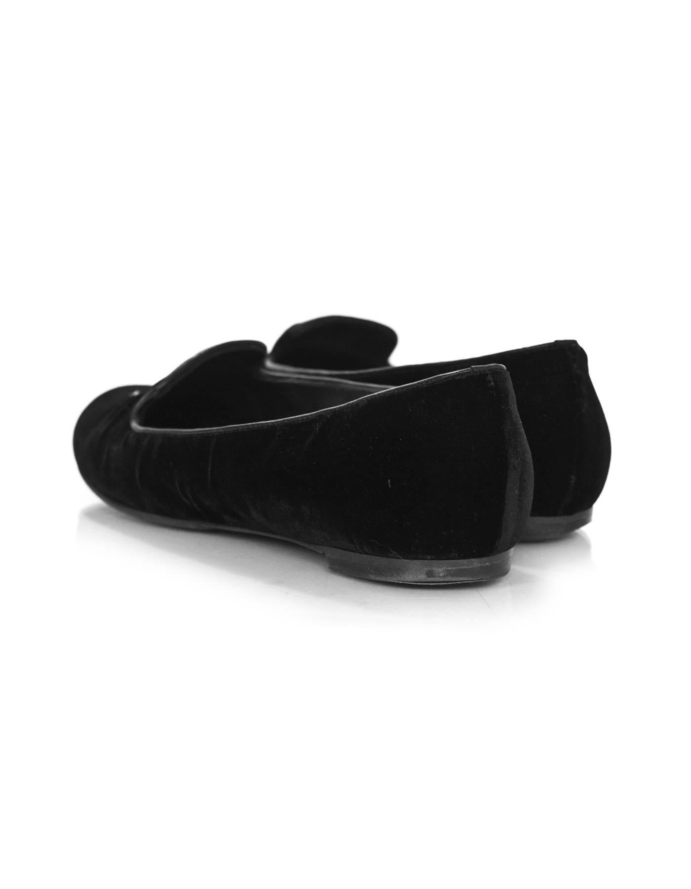 Alexander McQueen Black Velvet Skull Loafers Sz 35.5 rt. $825 In Good Condition In New York, NY