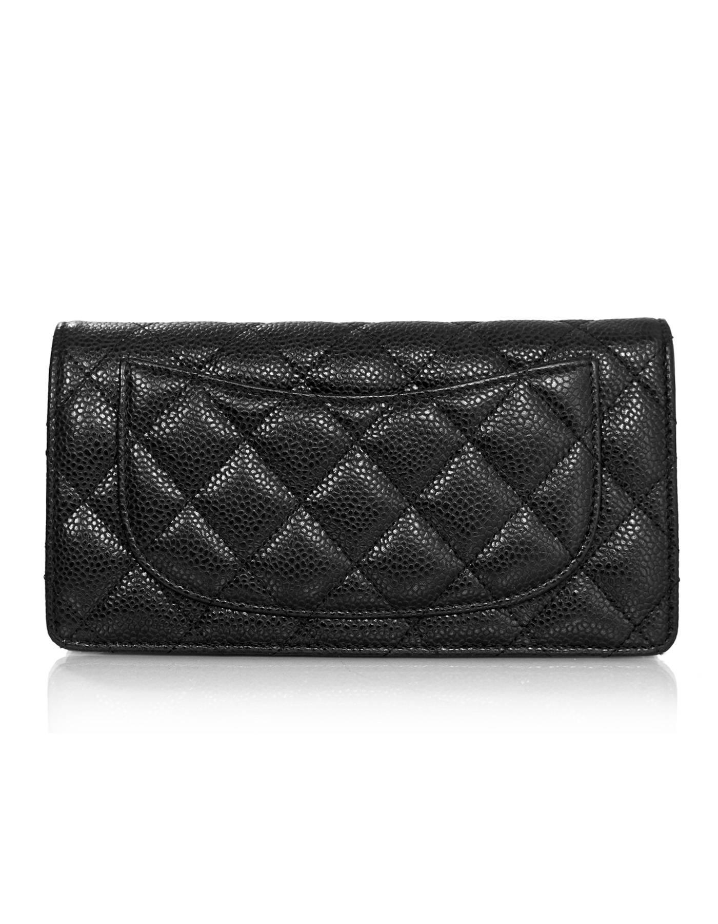 Chanel Black Quilted Caviar Leather Yen Bi-Fold Wallet  In Excellent Condition In New York, NY
