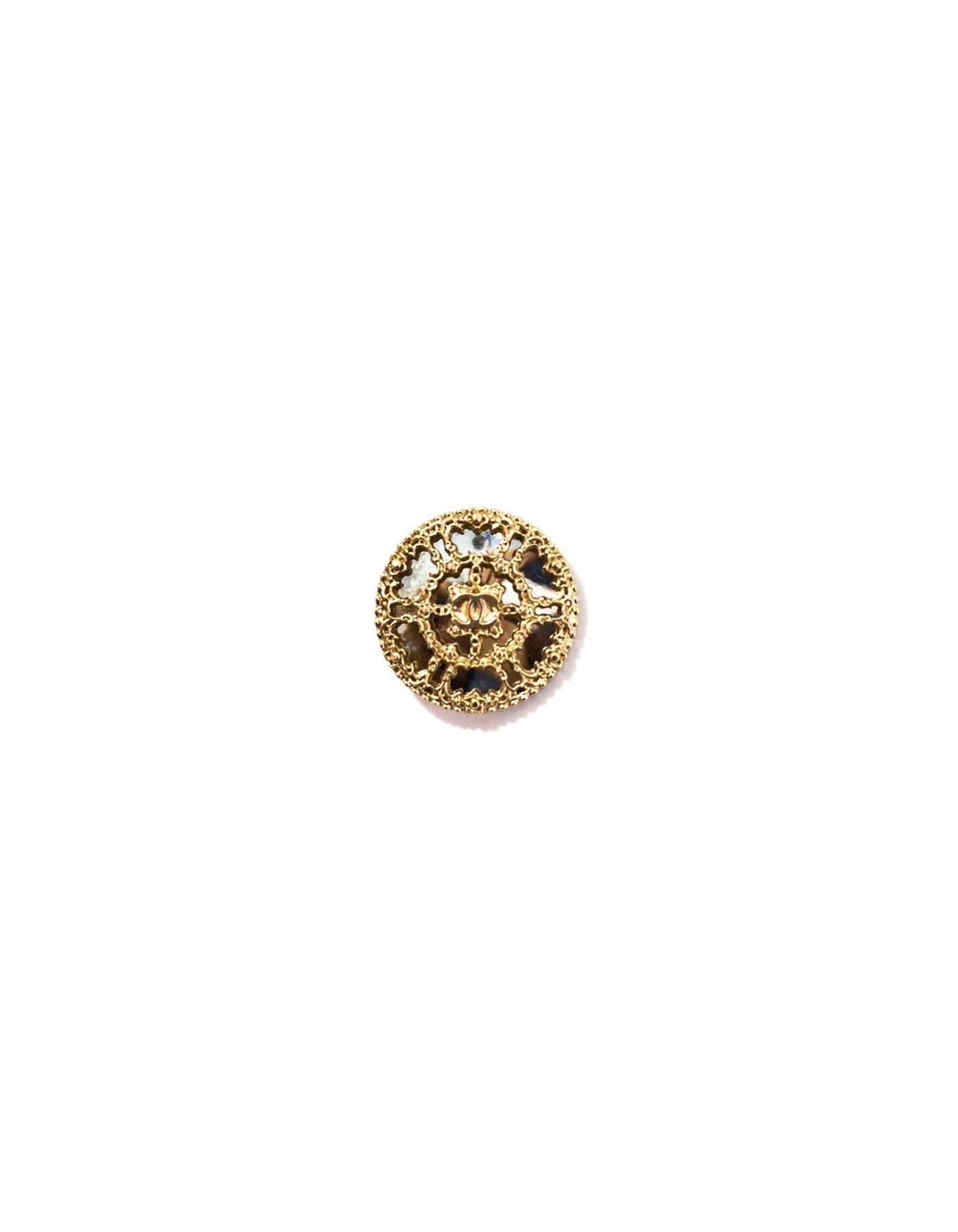 Chanel Goldtone Filigree Mirror Buttons
Features four 22mm CC buttons

Color: Gold, silver
Hardware: Goldtone
Materials: Metal, mirror
Overall Condition: Very good good pre-owned condition, light surface marks

Measurements: 
Diameter: 22mm
