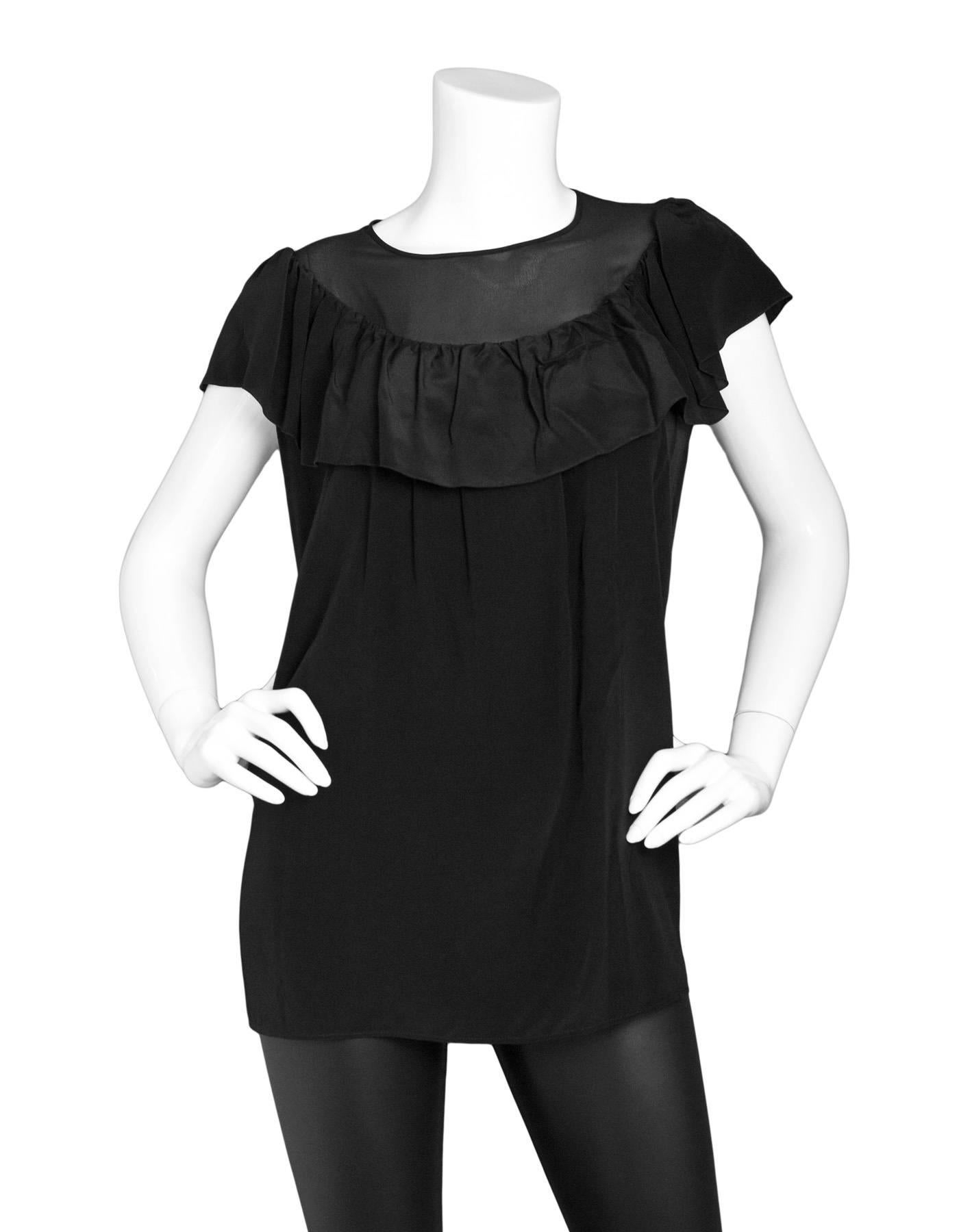 Miu Miu Black Silk Ruffle Top Sz IT50

Made In: Italy
Color: Black
Composition: 100% Silk
Closure/Opening: Sinlge button closure at back
Overall Condition: Excellent pre-owned condition

Marked Size: IT 50 / US 14
Bust: 36"
Waist: