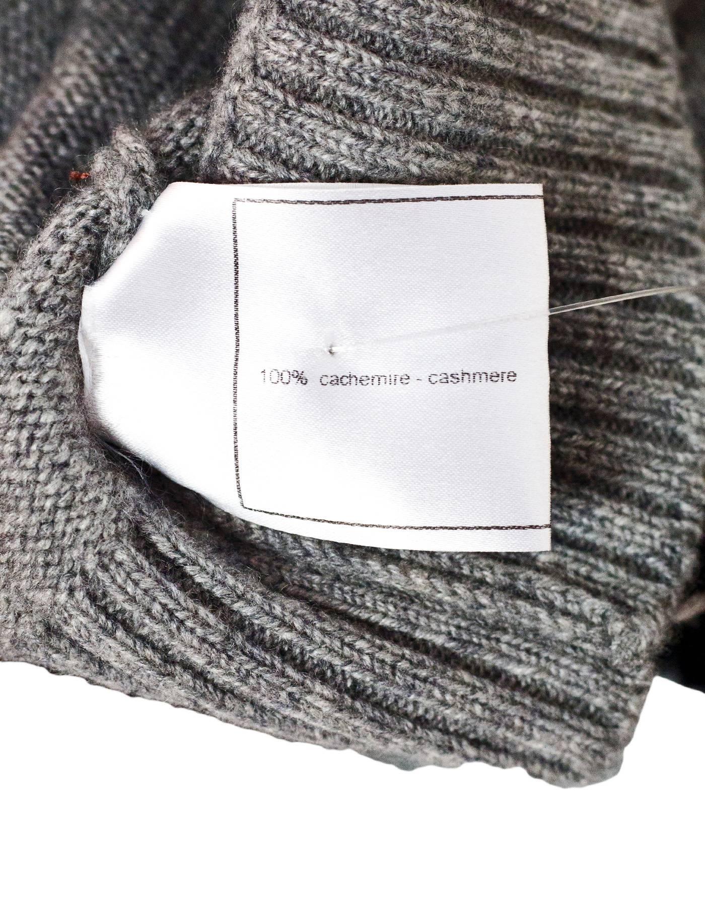 ​Chanel Grey Cashmere Prep-School Sweater sz L In Excellent Condition In New York, NY