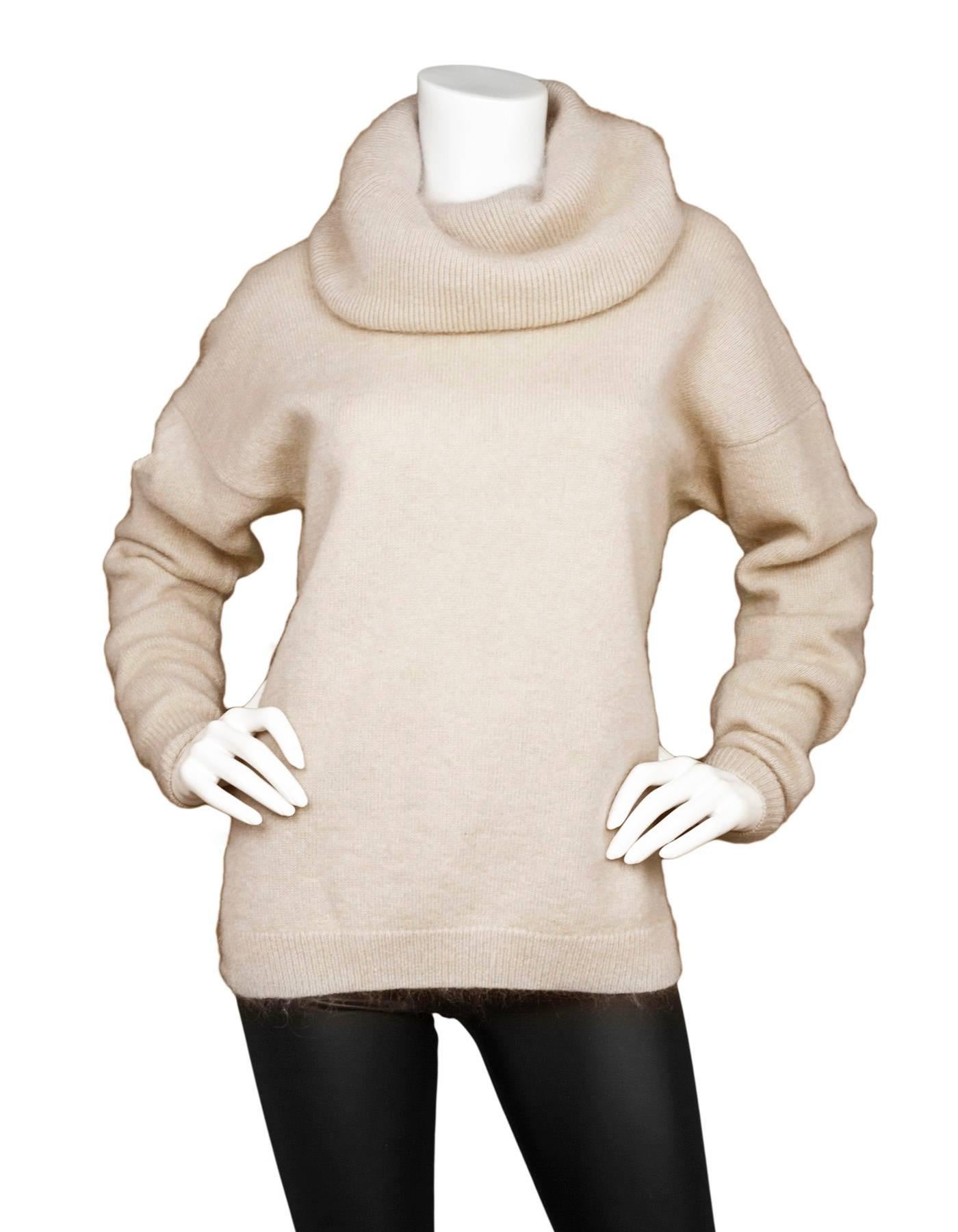 Acne Studios Oatmeal Wool Oversized Sweater Sz S

Features optional cowl neck

Made In: China
Color: Oatmeal
Composition: 60% wool, 25% mohair, 15% nylon
Closure/Opening: Pull over
Overall Condition: Excellent pre-owned condition

Marked Size: