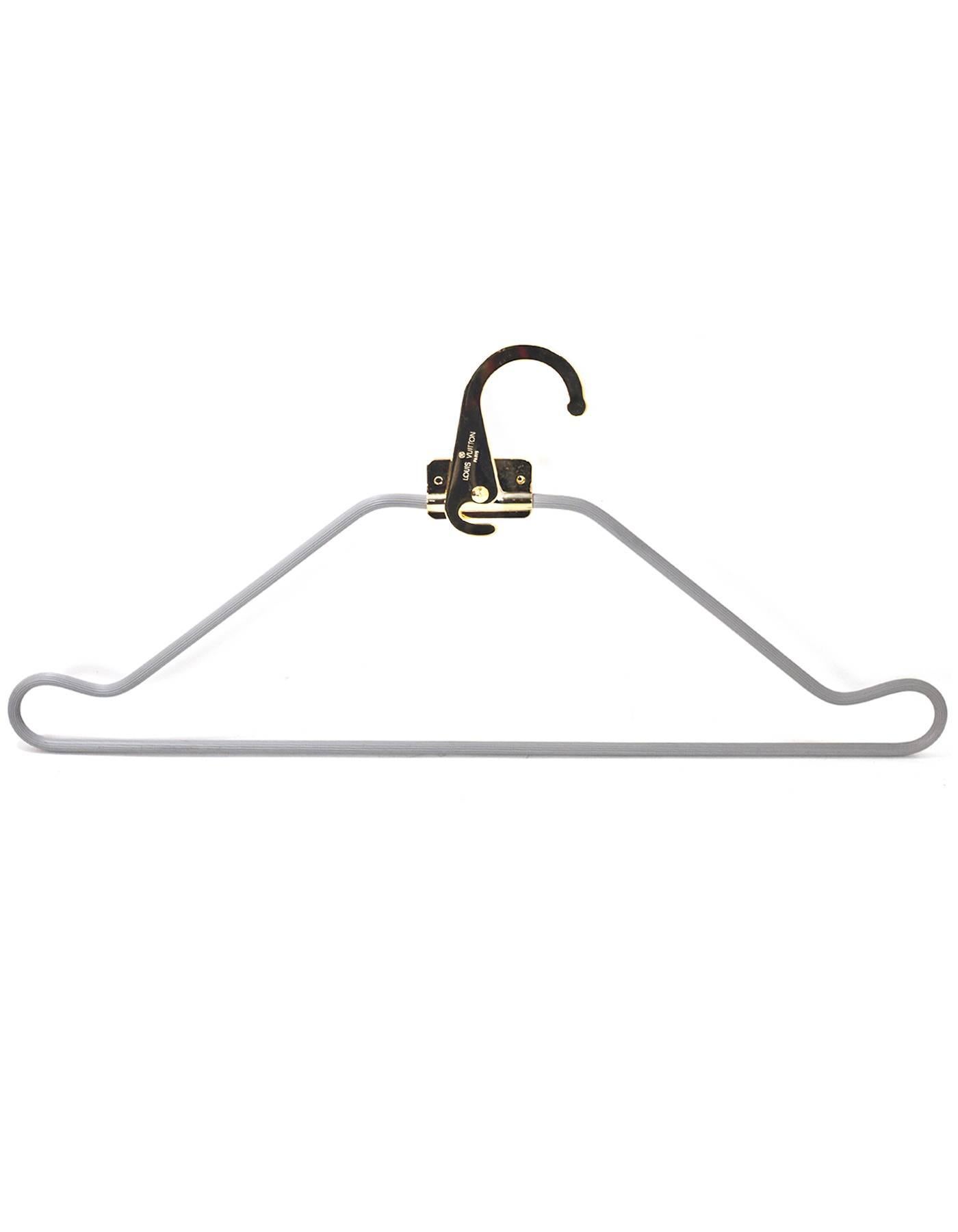 Garment store bag hanger