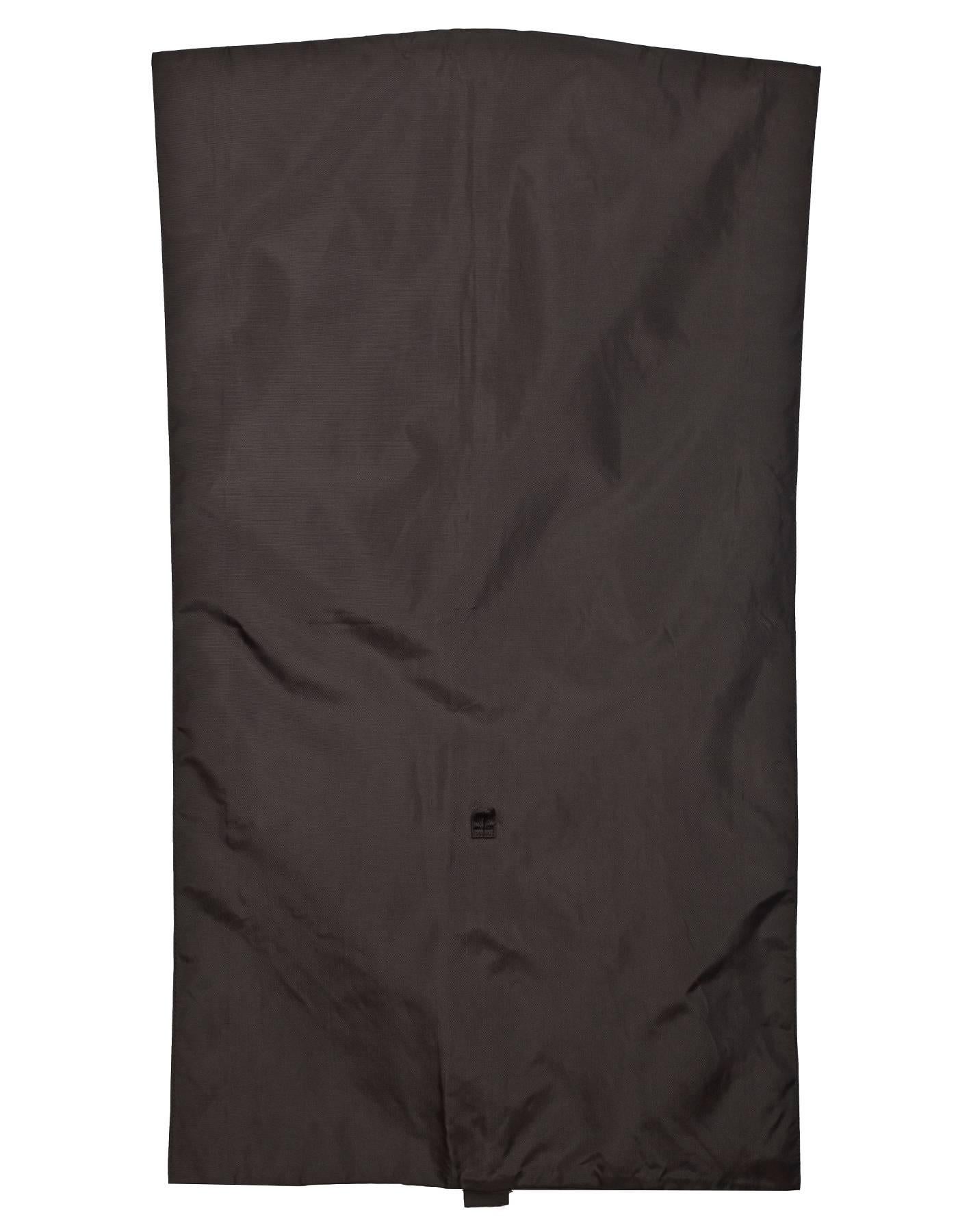 Louis Vuitton Brown Nylon Pegase Insert Garment Bag with Hanger

Color: Brown
Hardware: Goldtone
Materials: Nylon, metal
Closure/Opening: Zip up center 
Overall Condition: Excellent pre-owned condition, minor marks at interior 
Includes: One Louis