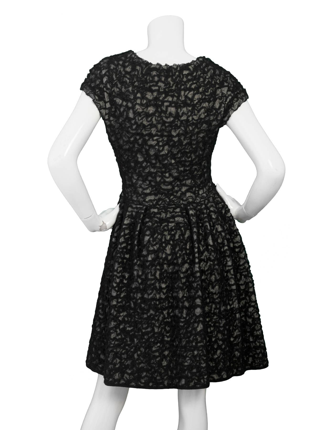 Christian Dior Black & White Textured Mesh Skater Dress sz US6 In Excellent Condition In New York, NY