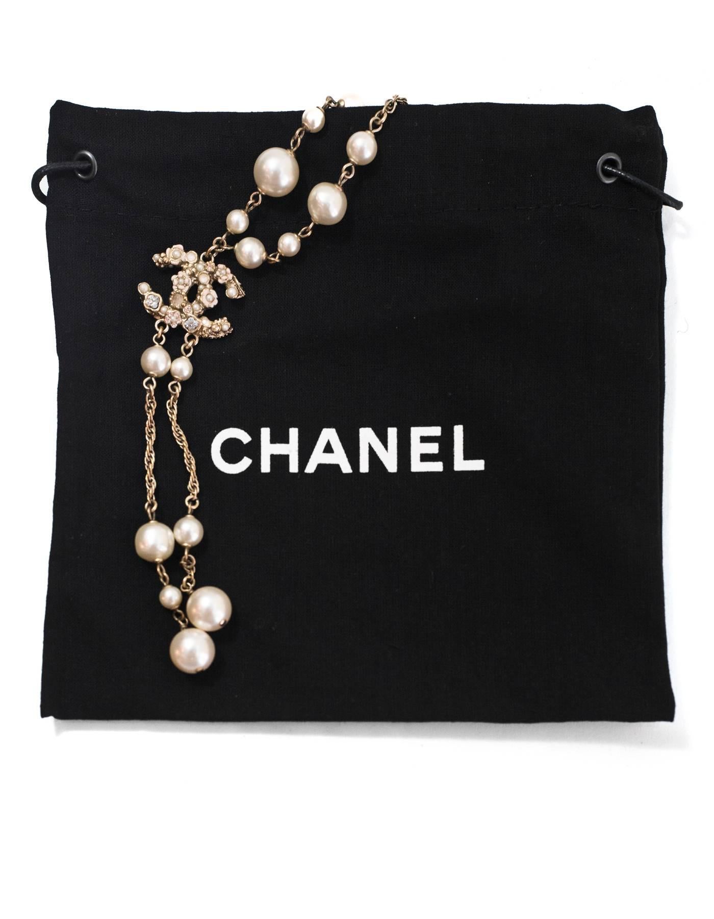 Chanel Faux Pearl Lariat CC Necklace In Excellent Condition In New York, NY