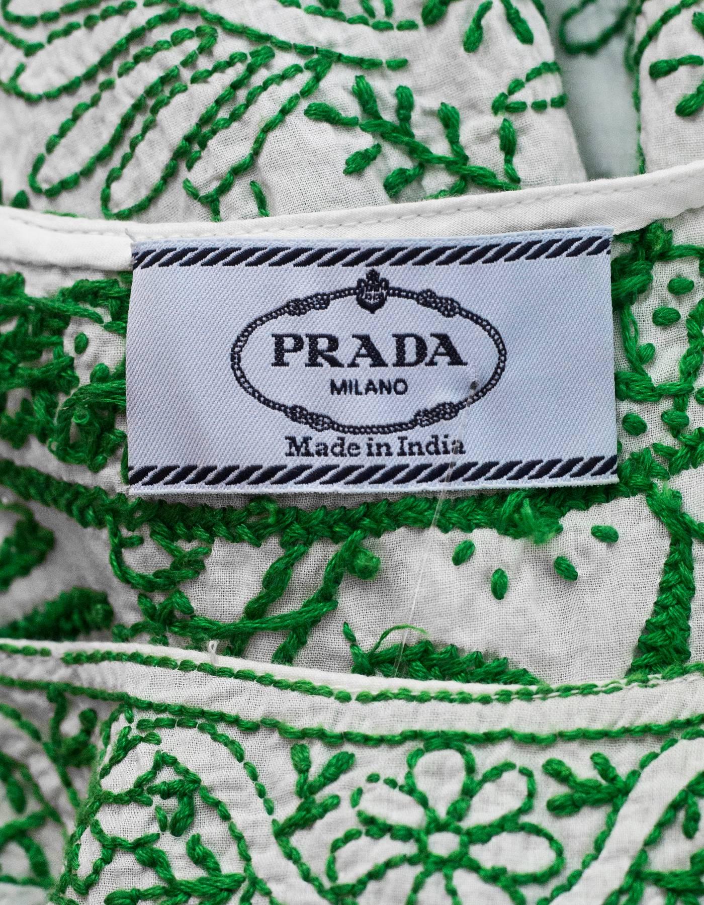 Prada White & Green Embroidered Cotton Sleeveless Dress sz S In Excellent Condition In New York, NY