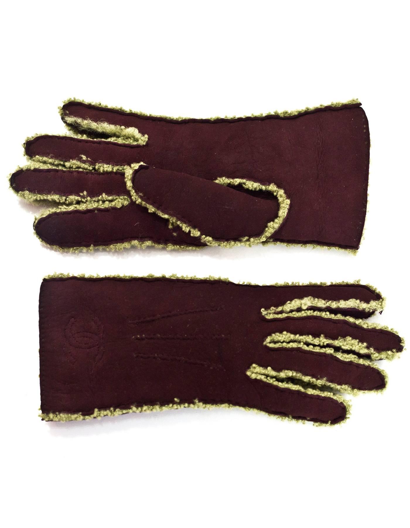 Chanel Brown & Green Gloves Sz 7.5
Features stitched CC

Color: Brown, green
Materials: Shearling
Closure: None
Overall Condition: Excellent pre-owned condition, gentle wear/light discoloration

Marked Size: 7.5
Length (middle finger- hemline):