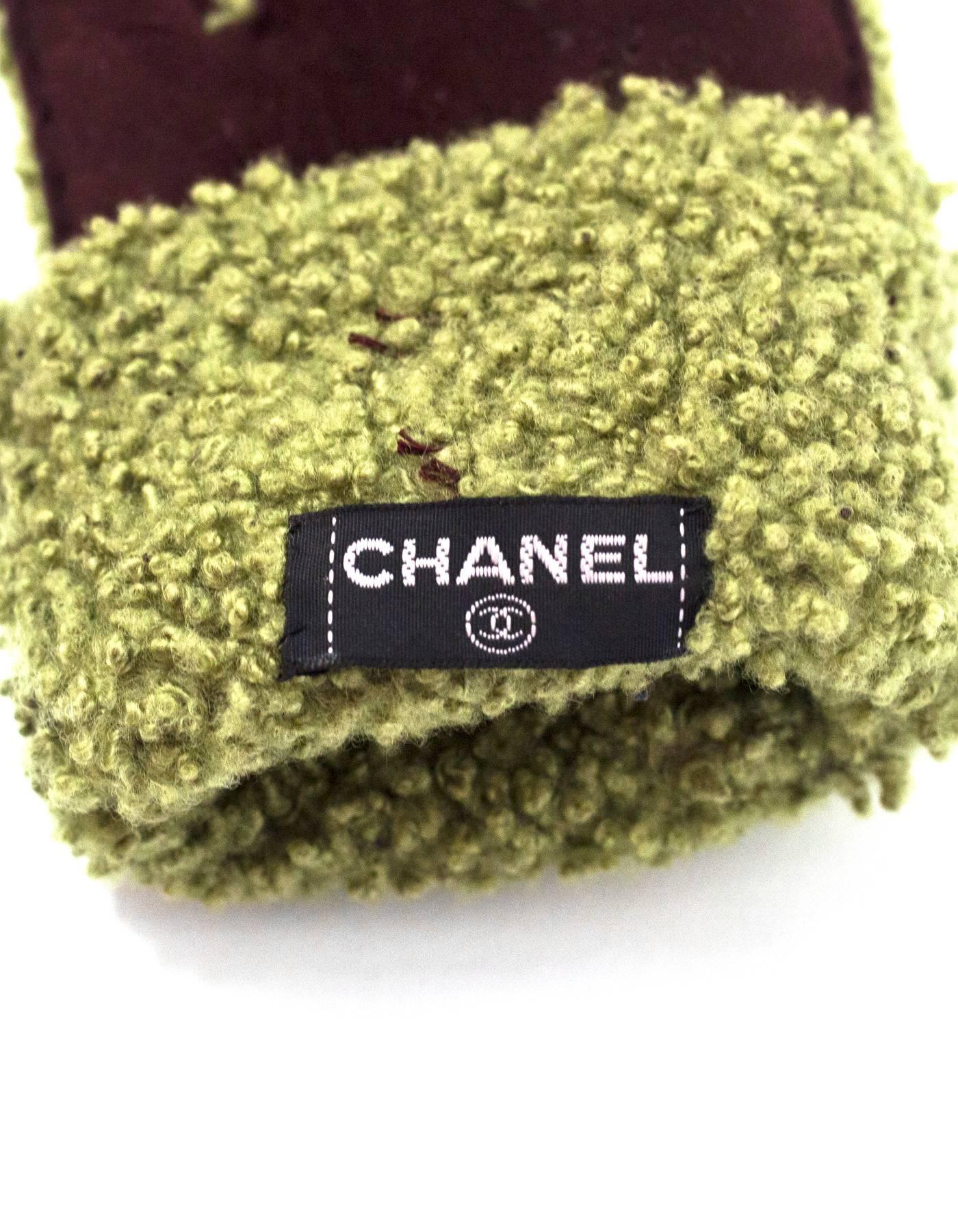Chanel Brown & Green Shearling Gloves w/ CC sz 7.5 In Excellent Condition In New York, NY