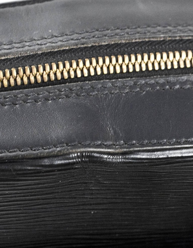 Louis Vuitton &#39;90s Black Epi Leather Shoulder Bag For Sale at 1stdibs