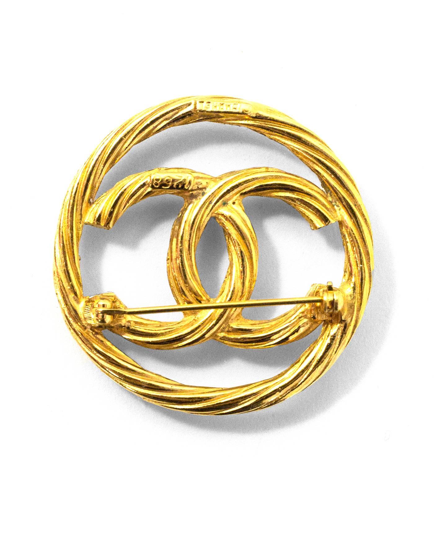 Chanel Vintage Goldtone Textured CC Brooch Pin In Excellent Condition In New York, NY
