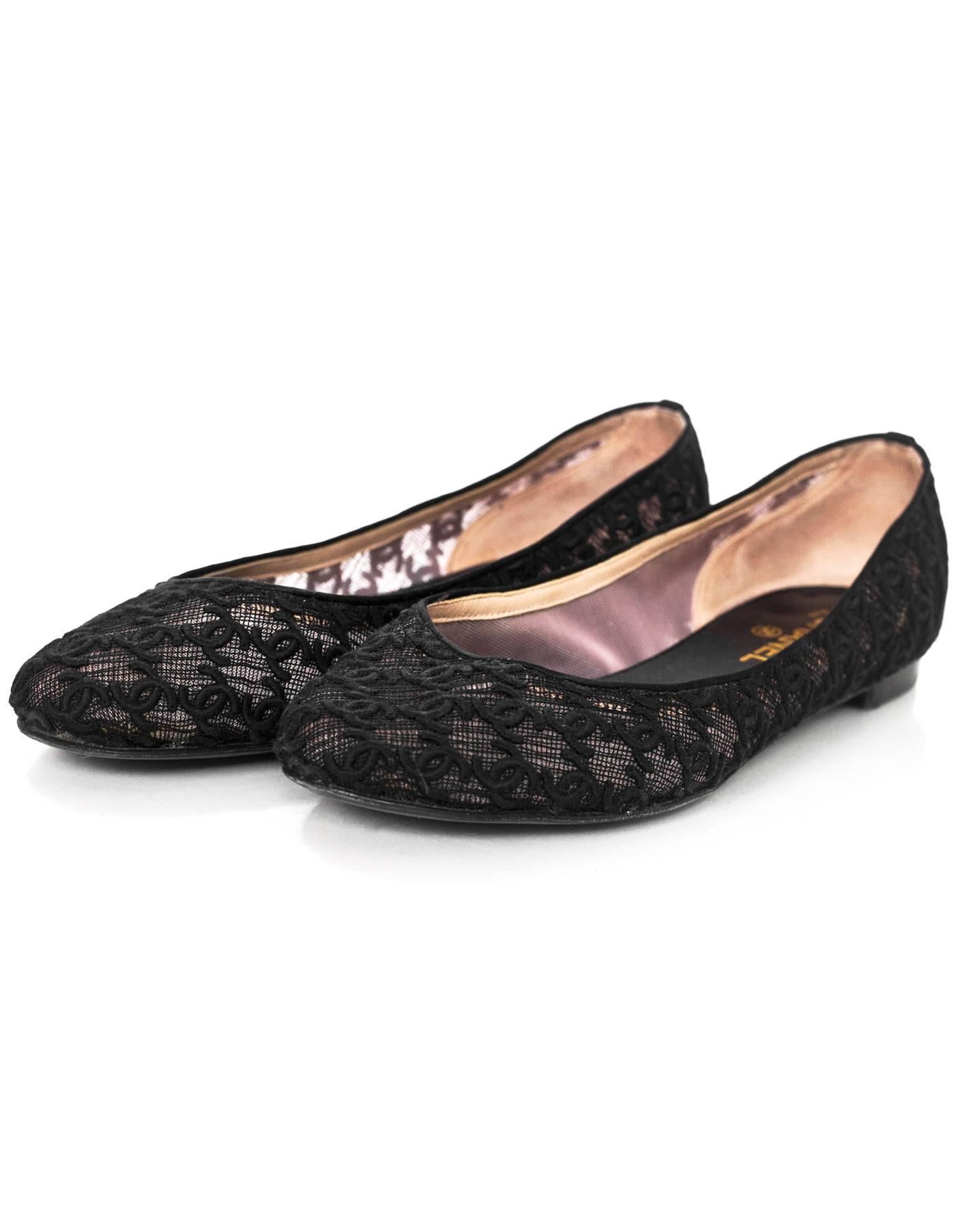 Chanel Black CC Mesh Ballet Flats Sz 42

Made In: Italy
Color: Black
Materials: Mesh
Closure/Opening: Slide on
Sole Stamp: CC Made in Italy 42
Retail Price: $825 + tax
Overall Condition: Excellent pre-owned condition with the exception of light wear