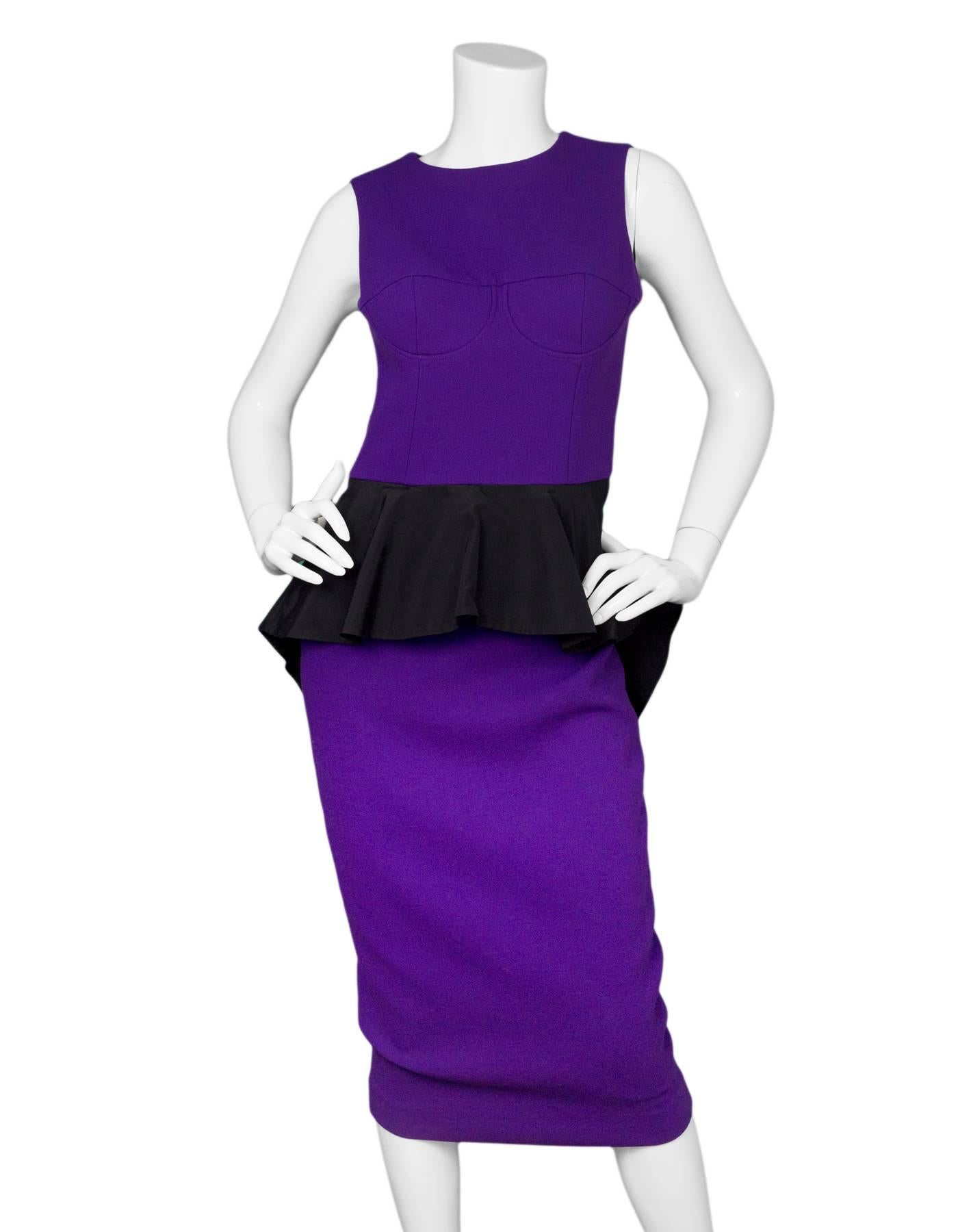 Michael Kors Purple Wool Peplum Dress Sz 2

Features open back with hi-low peplum detail

Made In: Italy
Color: Purple, black
Composition: 99% wool, 1% spandex
Lining: Purple textile
Closure/Opening: Back zip closure
Overall Condition: Excellent