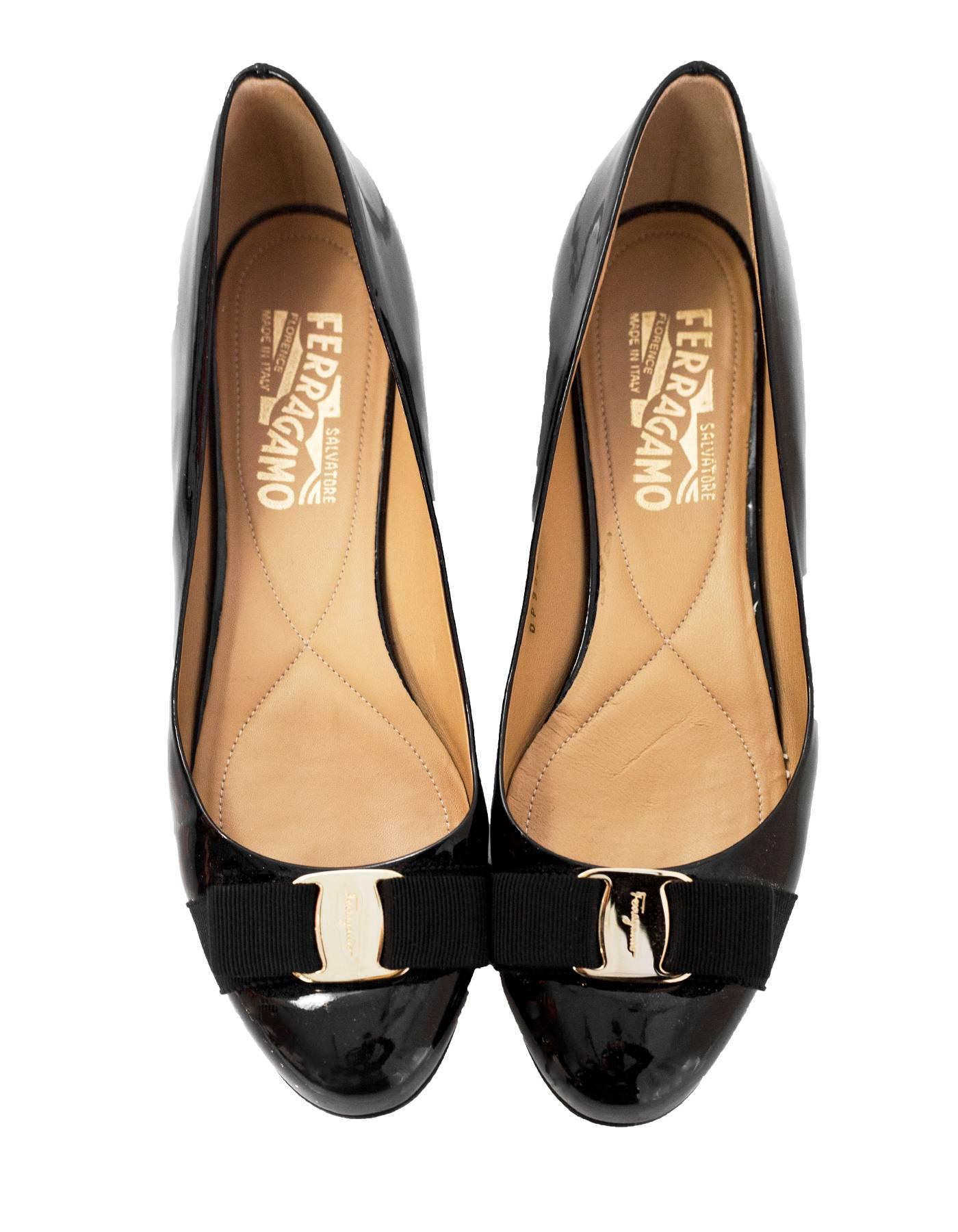 Salvatore Ferragamo Black Patent Leather Varina Bow Flats Sz 7.5C with Box, DB In Excellent Condition In New York, NY