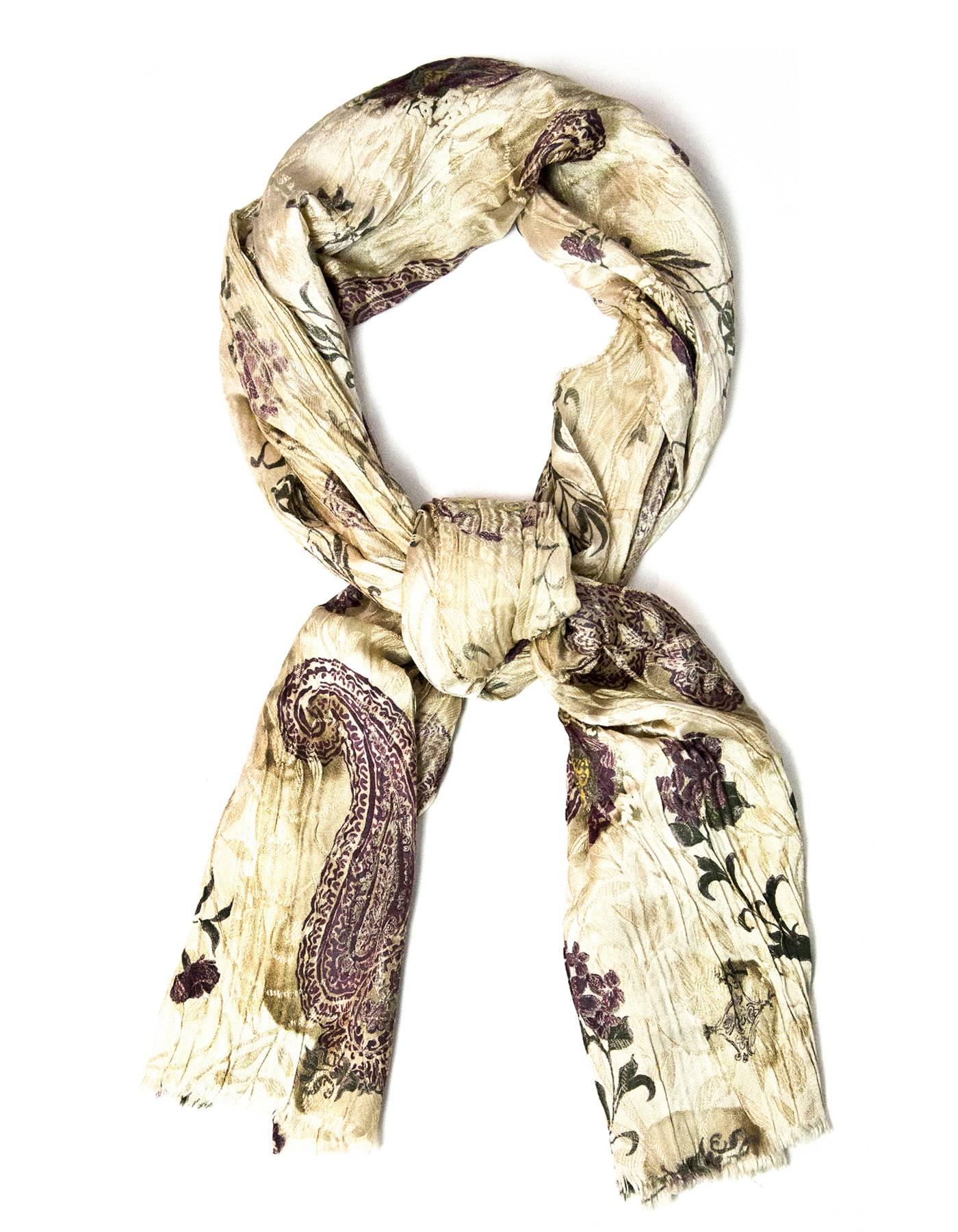 Etro Gold & Purple Metallic Scarf

Made In: Italy
Color: Gold, purple
Composition: 55% Silk, 45% Lurex
Overall Condition: Excellent pre-owned condition
Measurements:
Length: 76"
Width: 18"