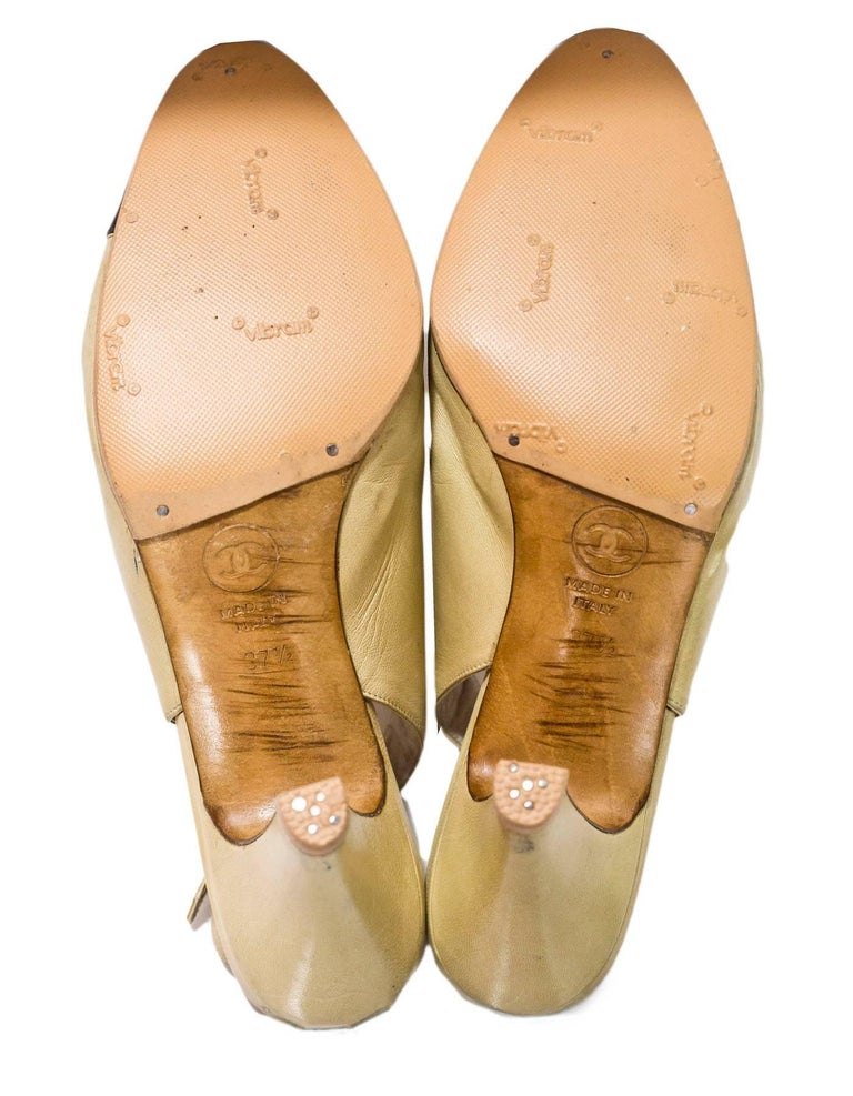 Chanel Beige and Black Leather Cap-Toe Slingback Pumps Sz 37.5 For Sale at 1stDibs | chanel
