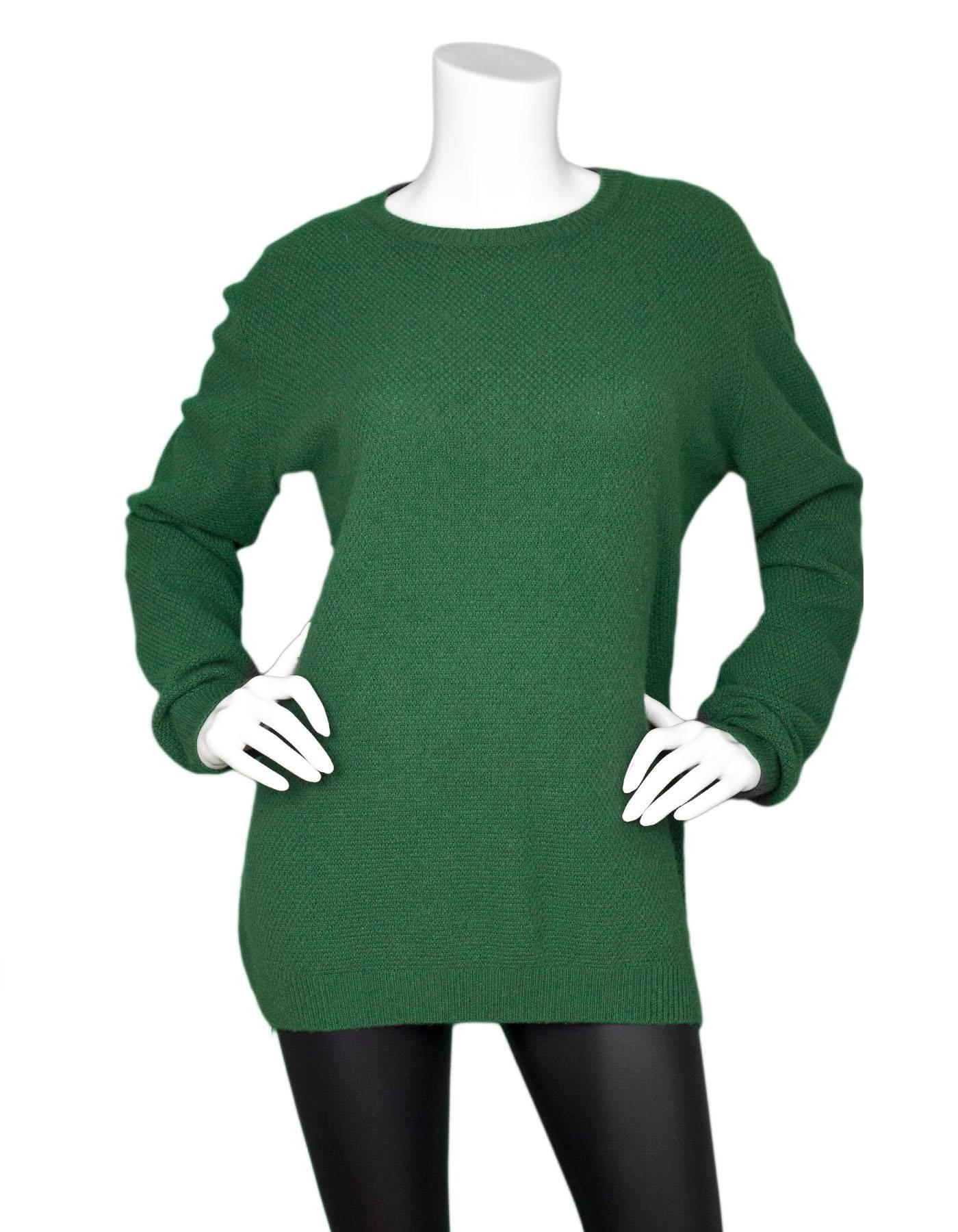 Marni Green Cashmere with Zipper Detail Sz IT48

Features waffle knit and oversized fit

Made In: Italy
Color: Green
Composition: 100% Cashmere
Closure/Opening: Pull over
Retail Price: $660 + tax
Overall Condition: Excellent pre-owned condition,