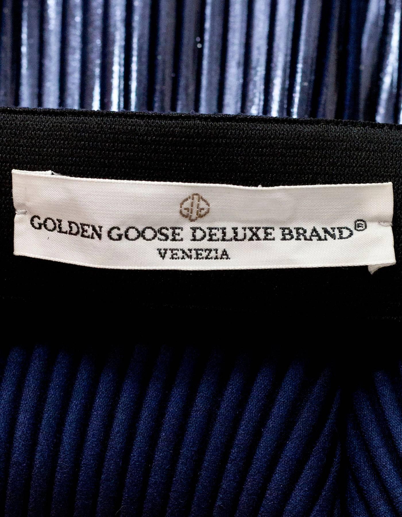Golden Goose Navy Liza Coated Plisse Skirt Sz XS In Excellent Condition In New York, NY