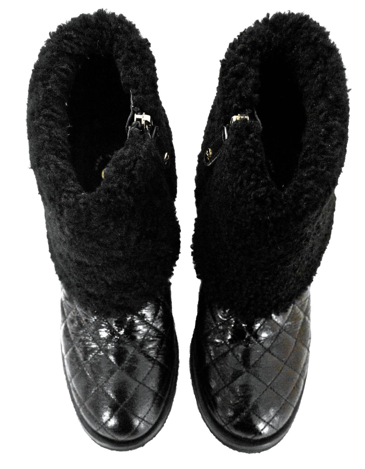 Chanel Black Quilted Shearling Ankle Boots Sz 37 In Excellent Condition In New York, NY