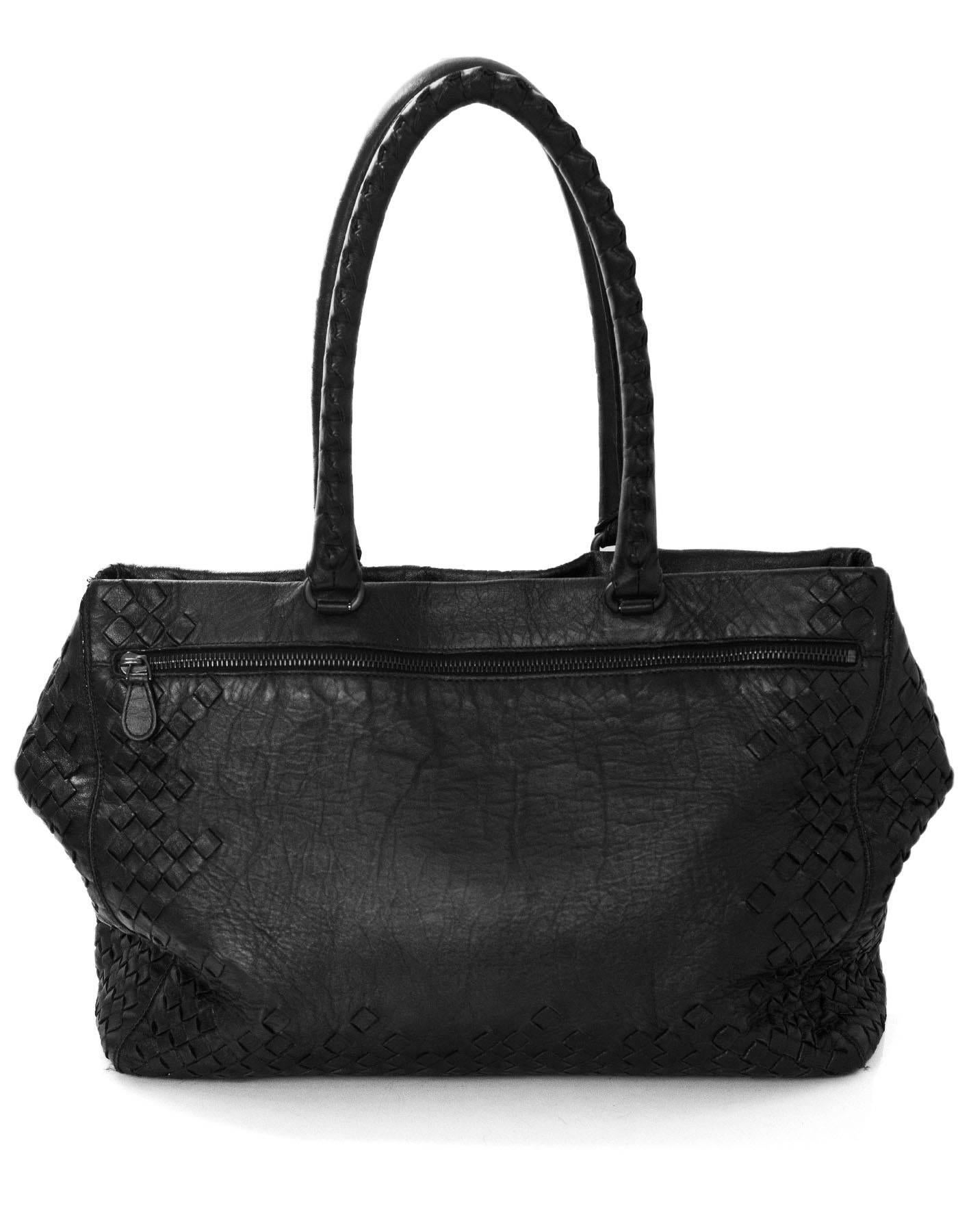Bottega Veneta Black Woven Intrecciato and Smooth Leather Tote Bag In Excellent Condition In New York, NY