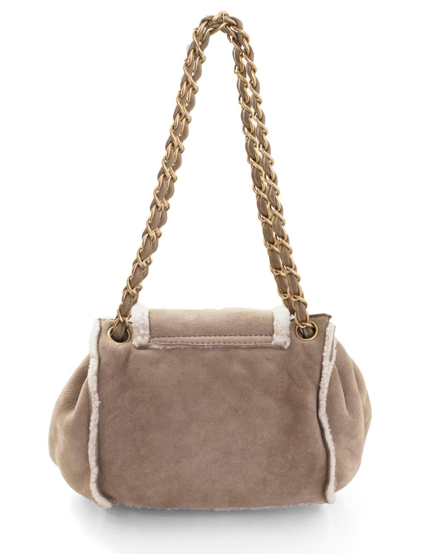 Chanel Beige Shearling Suede CC Small Accordion Bag In Excellent Condition In New York, NY