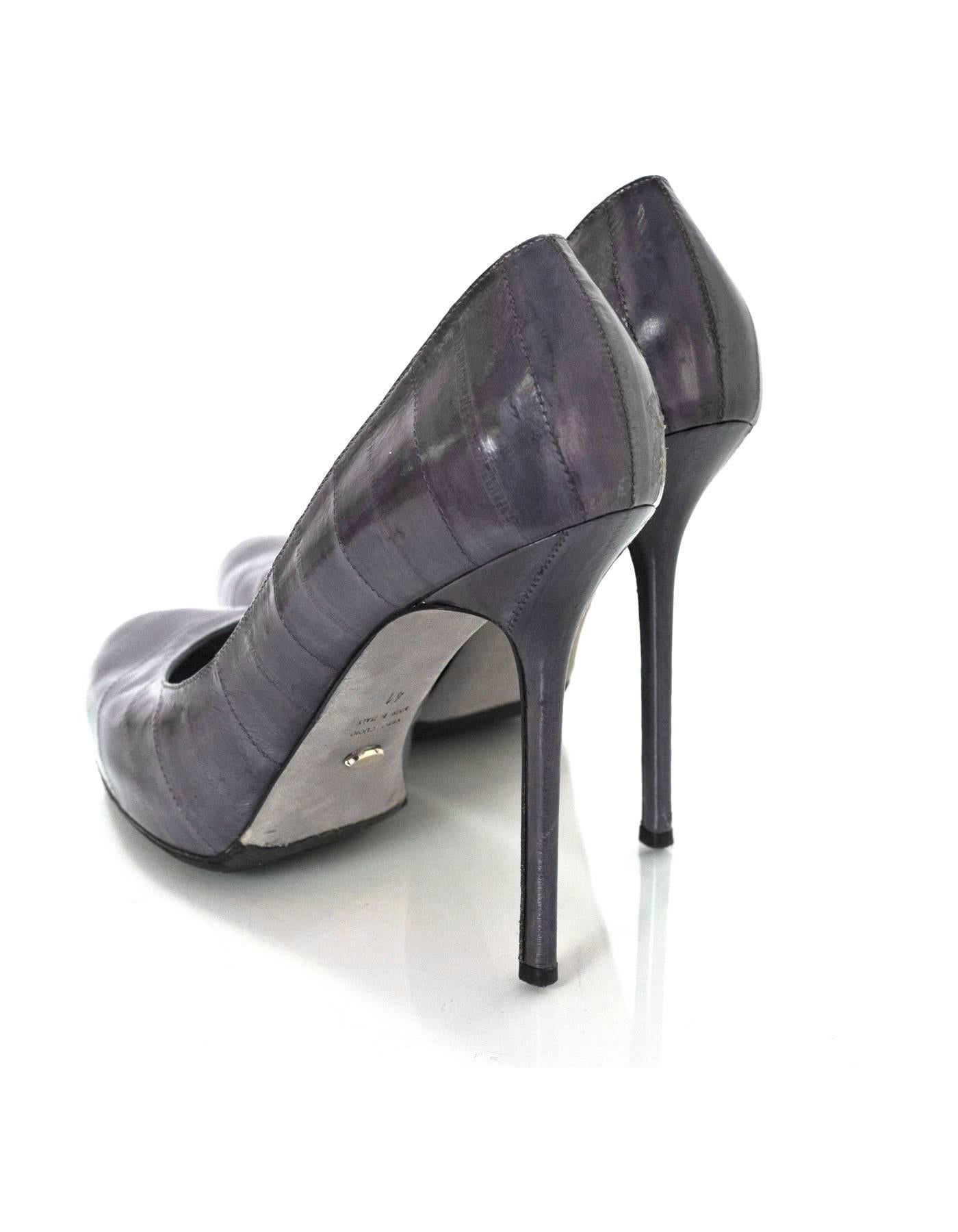 Sergio Rossi Grey Eel Lucida Pumps Sz 41 In Excellent Condition In New York, NY