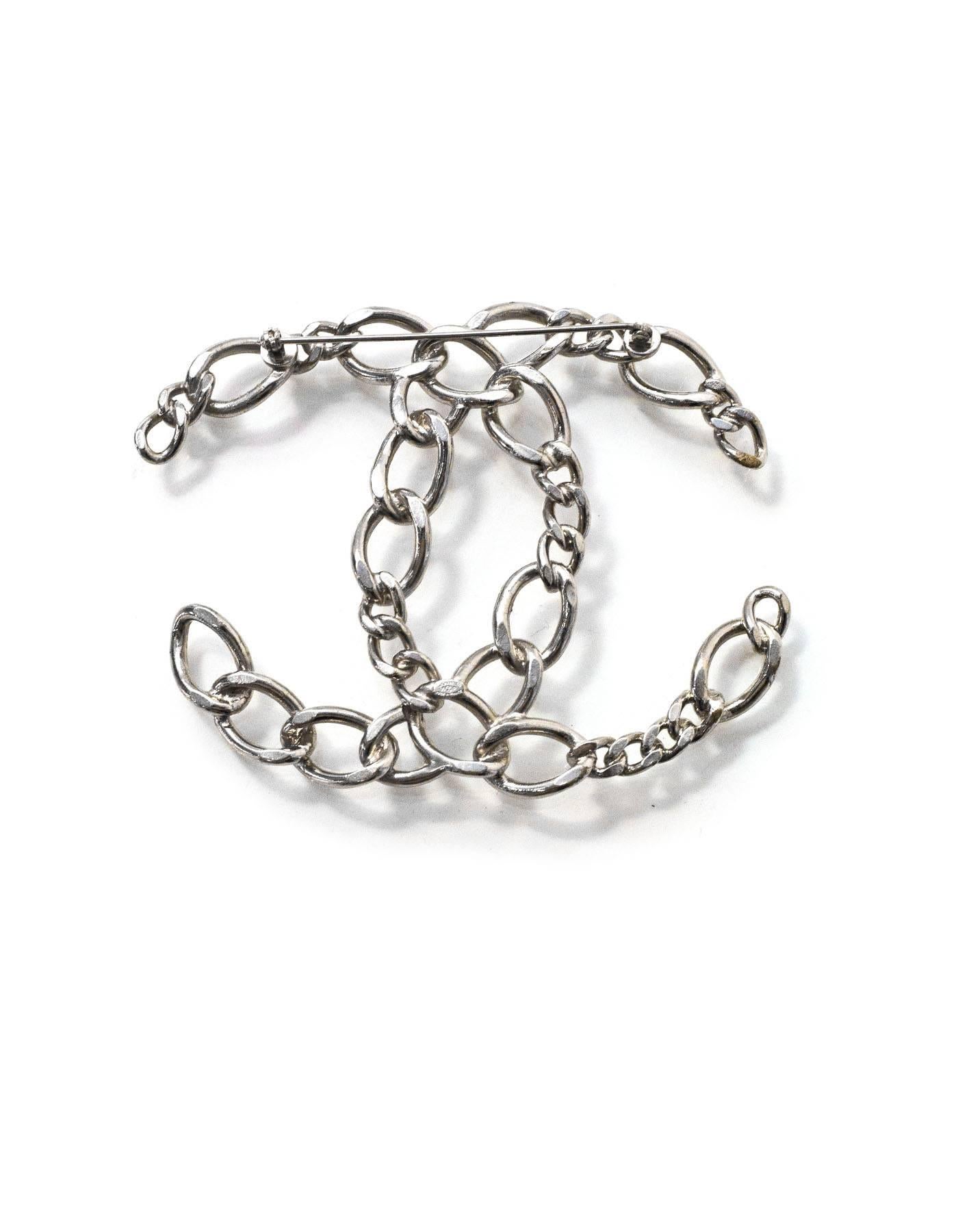 Chanel 2006 Silvertone Chain-Link Large CC Brooch Pin In Excellent Condition In New York, NY