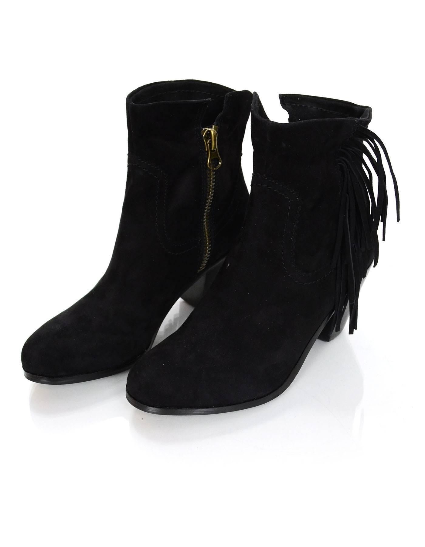 Sam Edelman Black Suede Louie Fringe Ankle Boots Sz 8M

Made In: China
Color: Black
Materials: Suede
Closure/Opening: Side zip closure
Sole Stamp: Same Edelman
Retail Price: $150 + tax
Overall Condition: Excellent pre-owned condition
Marked Size: