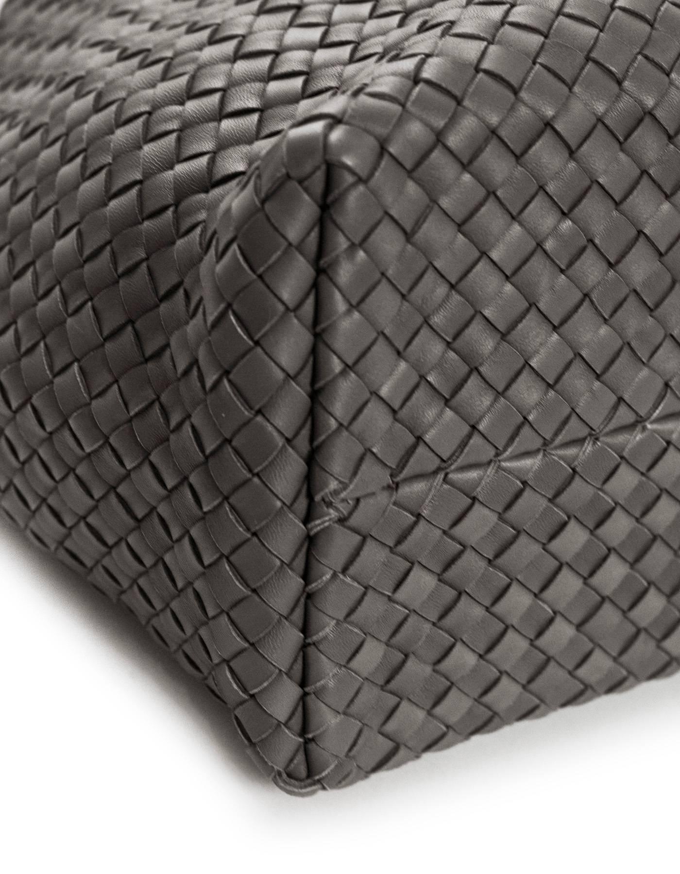 Bottega Veneta Taupe Intrecciato Leather Medium Cabat Tote Bag rt. $7, 000 In Excellent Condition In New York, NY