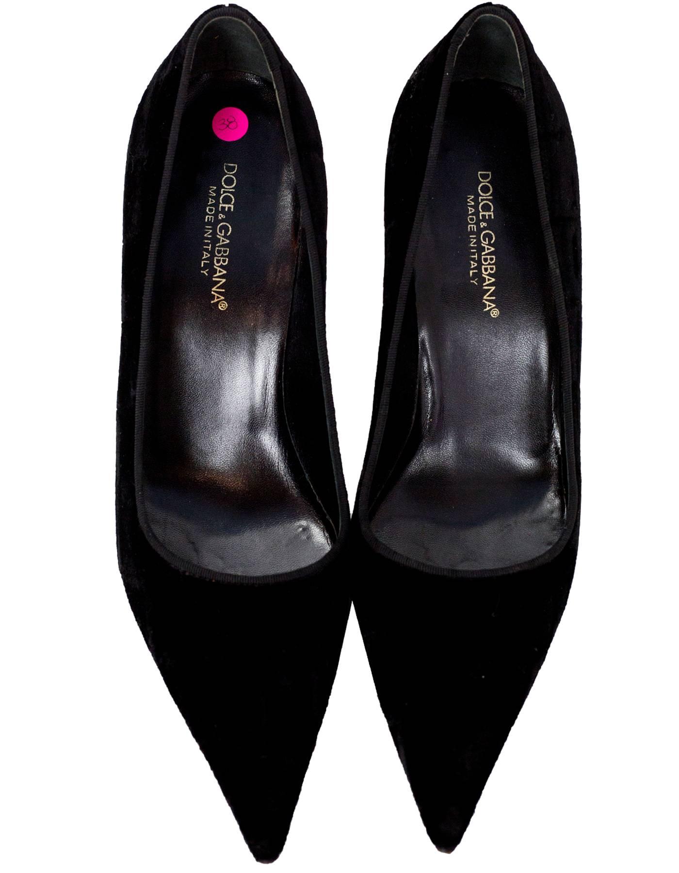 Dolce & Gabbana Black Velvet Pumps Sz 38 In Excellent Condition In New York, NY
