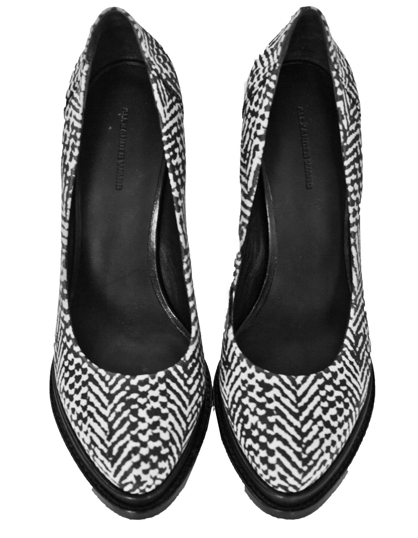 Alexander Wang Black & White Pumps Sz 40 In Excellent Condition In New York, NY