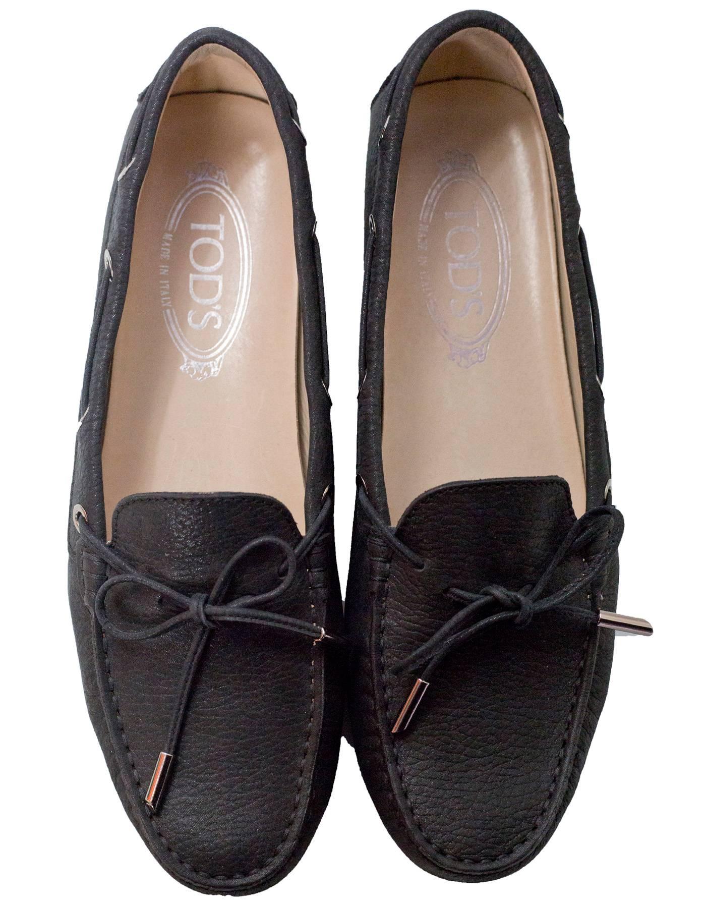 TOD's Black Iridescent Calfskin Driving Loafers Sz 40 with DB In Excellent Condition In New York, NY