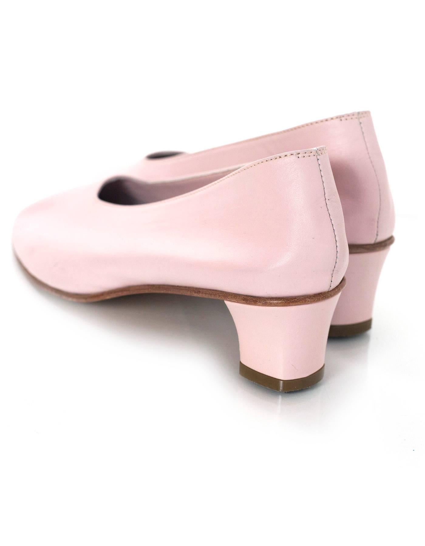 Martiniano Pink Leather Glove Pumps Sz 35 In Excellent Condition In New York, NY