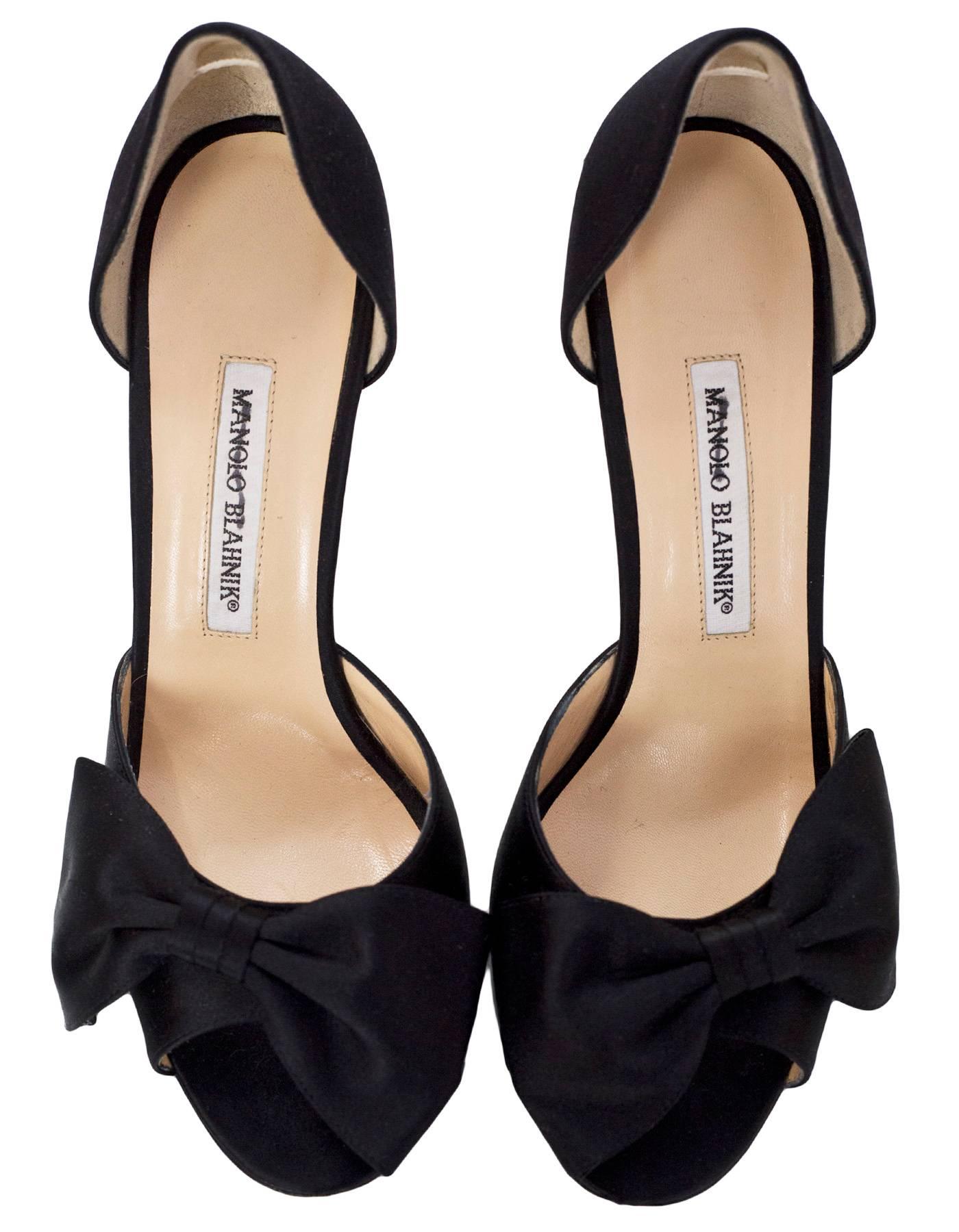 Manolo Blahnik Black Satin Open-Toe d'Orsay Pumps Sz 39 In Excellent Condition In New York, NY