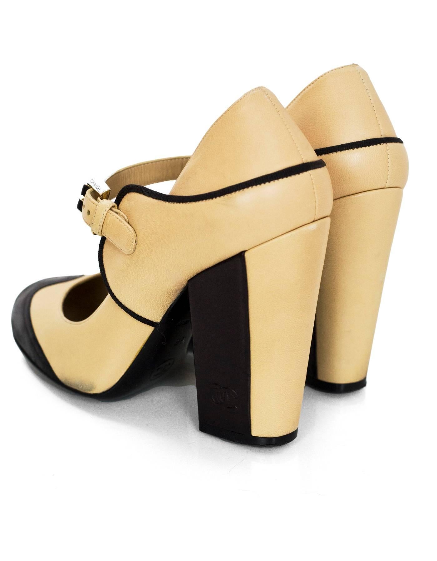 Chanel Beige & Black Leather Mary Jane Pumps Sz 36 In Excellent Condition In New York, NY