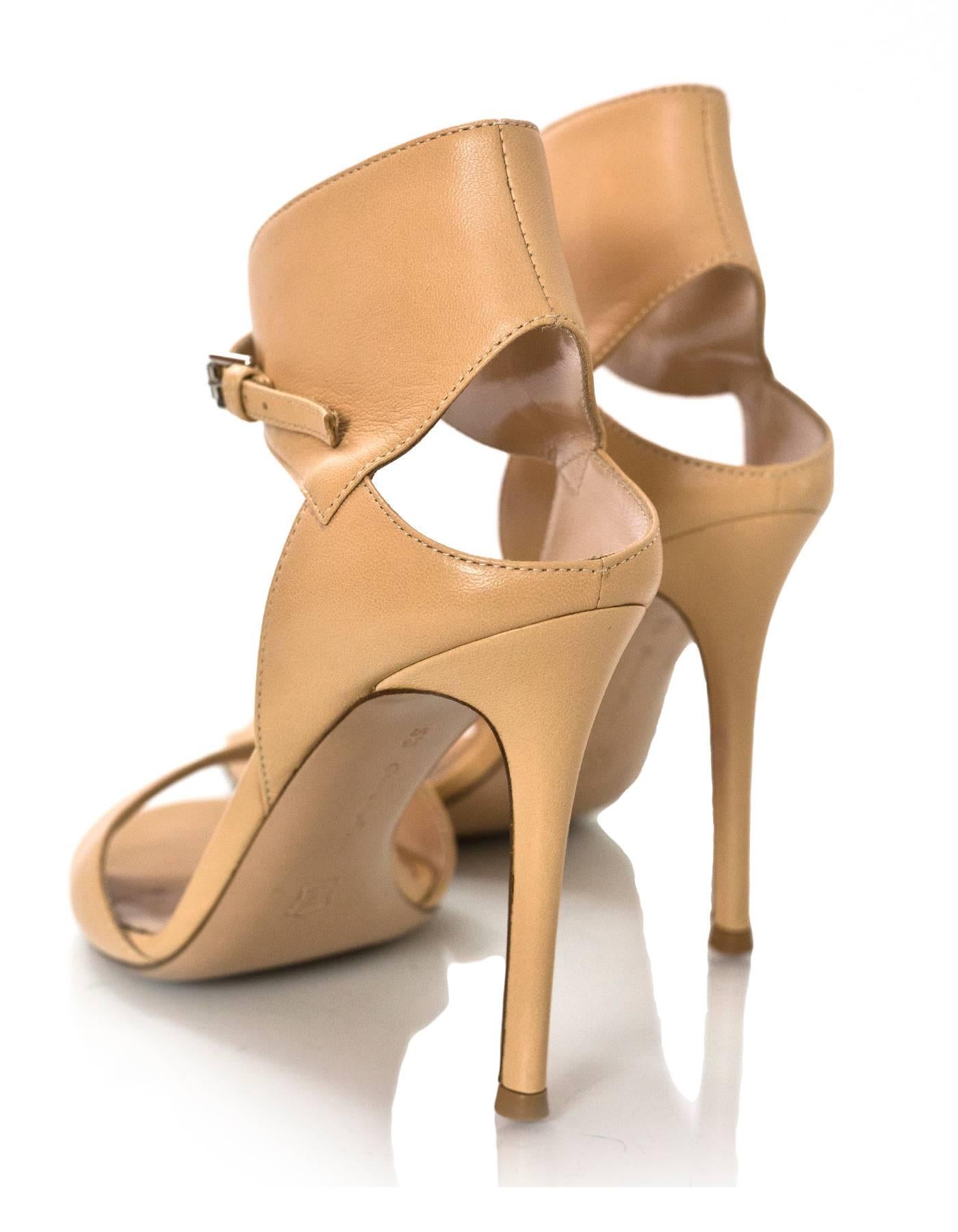Gianvito Rossi Beige Leather Ankle Strap Sandals Sz 36.5 In Excellent Condition In New York, NY