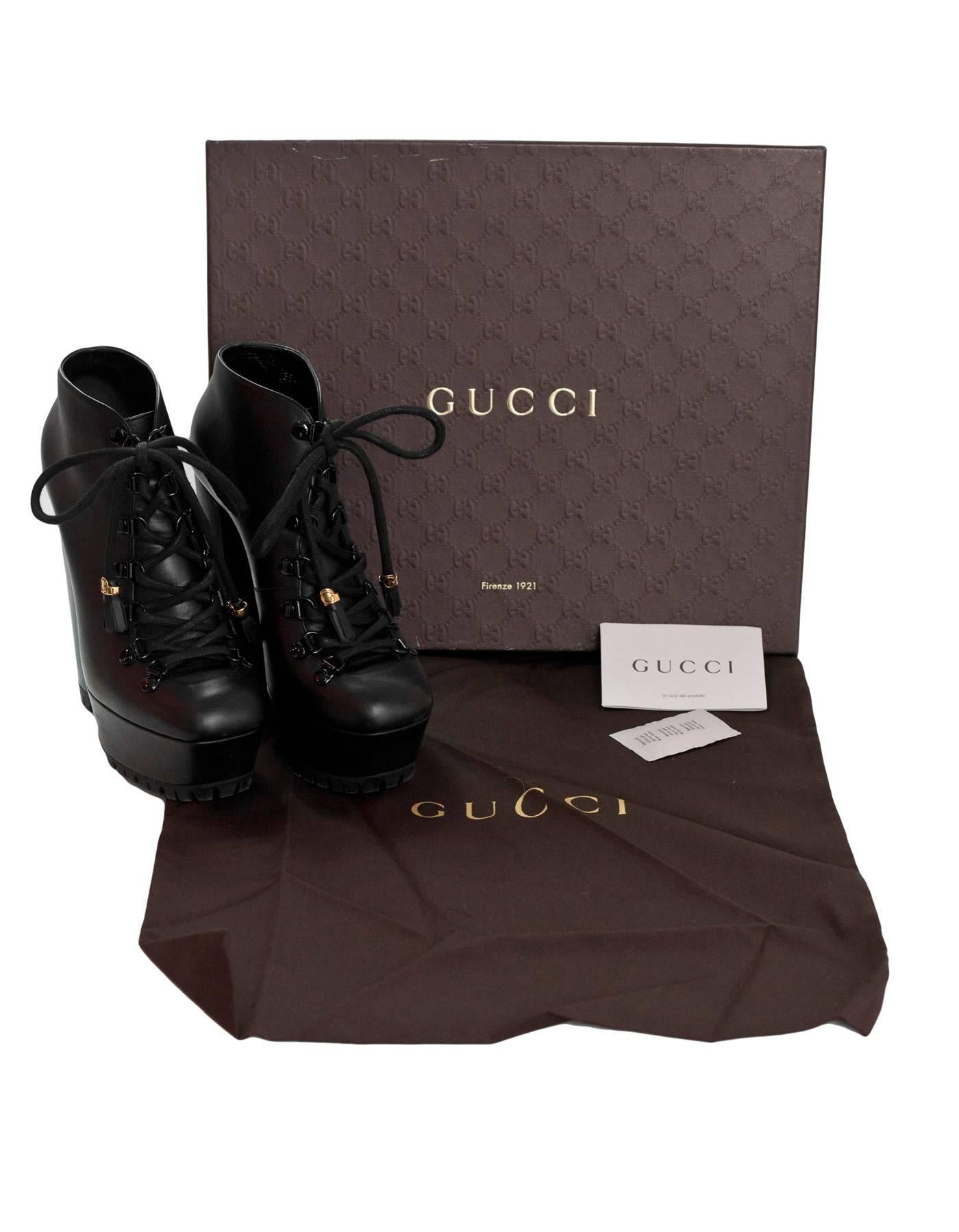 Gucci Black Leather Kayla Lace-Up Ankle Boots Sz 37 w. Box & Dust Bag rt. $1, 195 In Excellent Condition In New York, NY