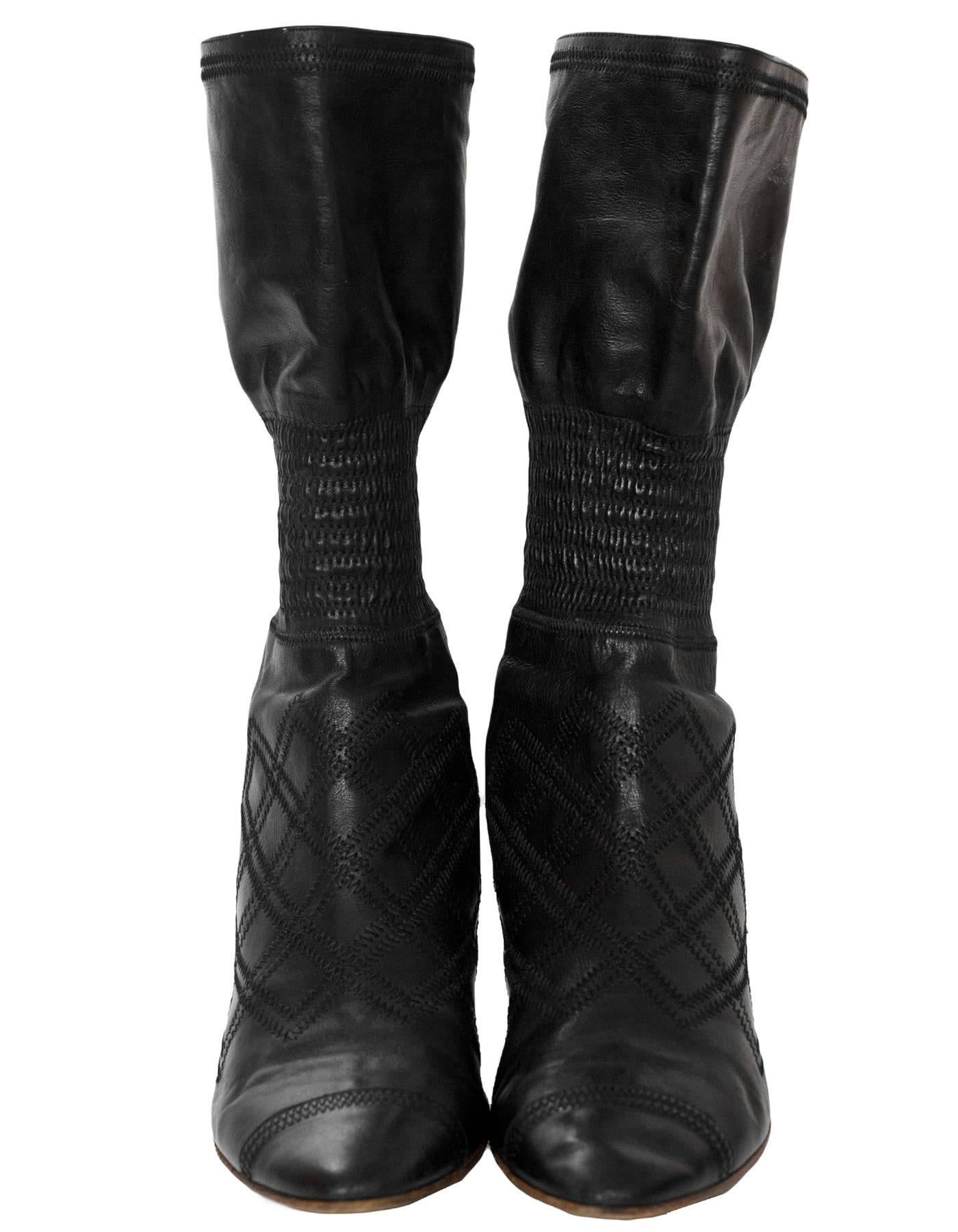 Chanel Black Quilted Stretch Boots Sz 40 In Good Condition In New York, NY
