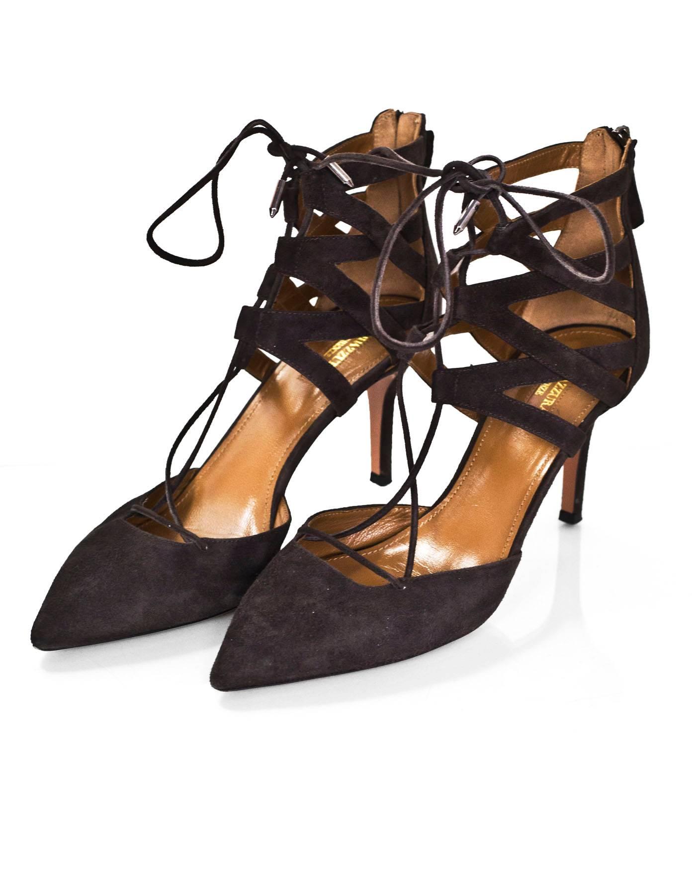 Aquazzura Brown Suede Belgravia 75 Pumps Sz 40

Made In: Italy
Color: Brown
Materials: Suede
Closure/Opening: Lace tie closure and zip closure at back of heel
Sole Stamp: Aquazzura Firenze Vero Cuoio Made In Italy 40
Retail Price: $725 + tax
Overall