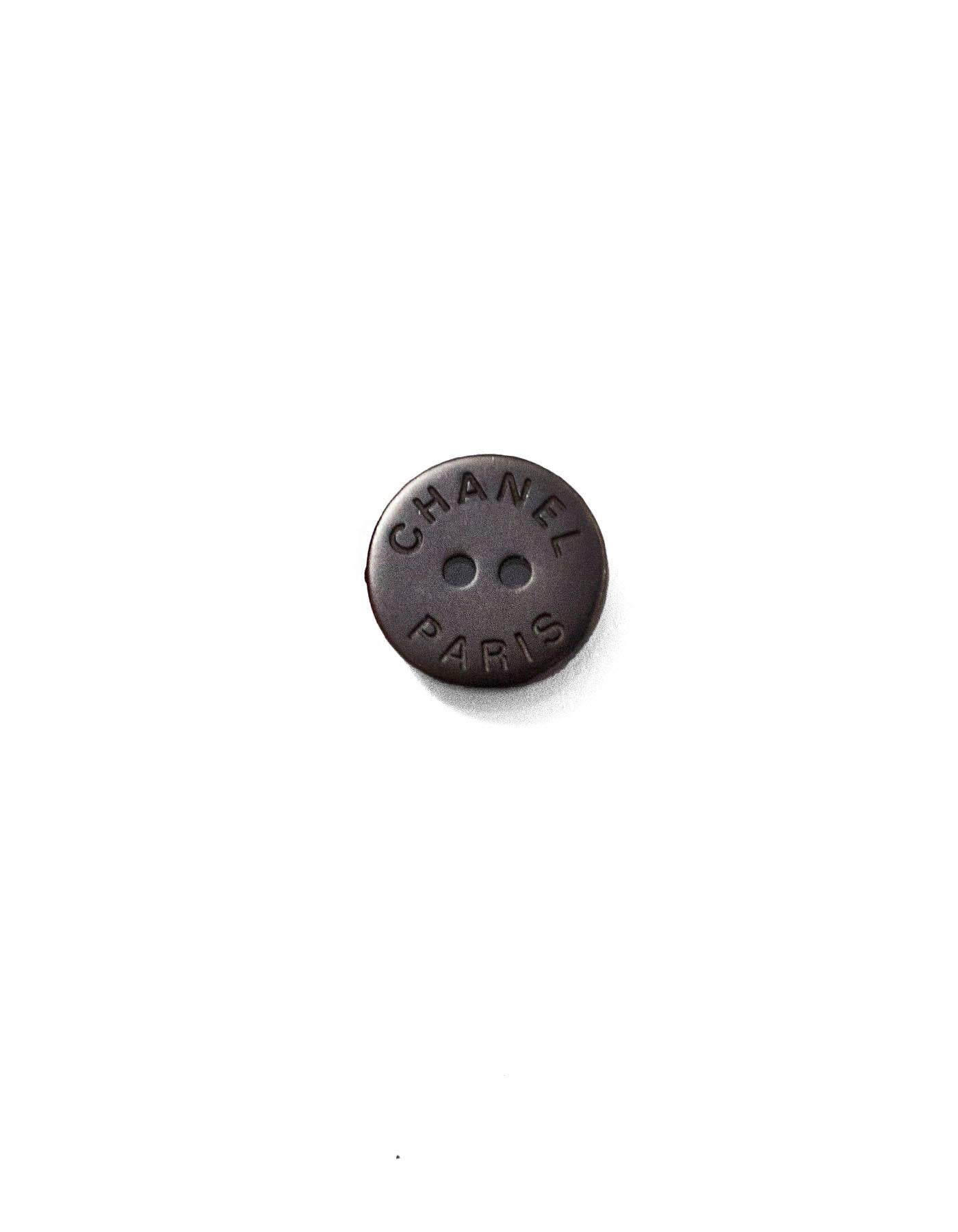 Chanel Gunmetal CHANEL PARIS Buttons
Features four 18mm buttons

Color: Grey
Hardware: Gunmetal
Materials: Metal
Stamp: Chanel Paris
Overall Condition: Excellent good pre-owned condition, light surface marks
Measurements: 
Diameter: 18mm