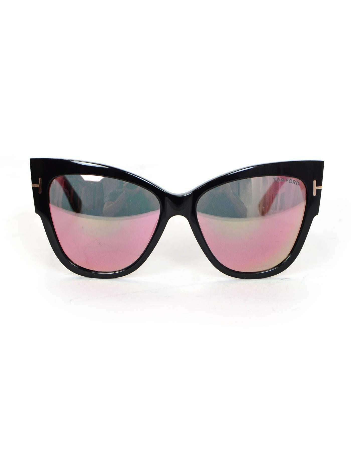 Tom Ford Black Anoushka Cat-Eye Mirrored Lens Sunglasses with Case rt. $445 In Excellent Condition In New York, NY