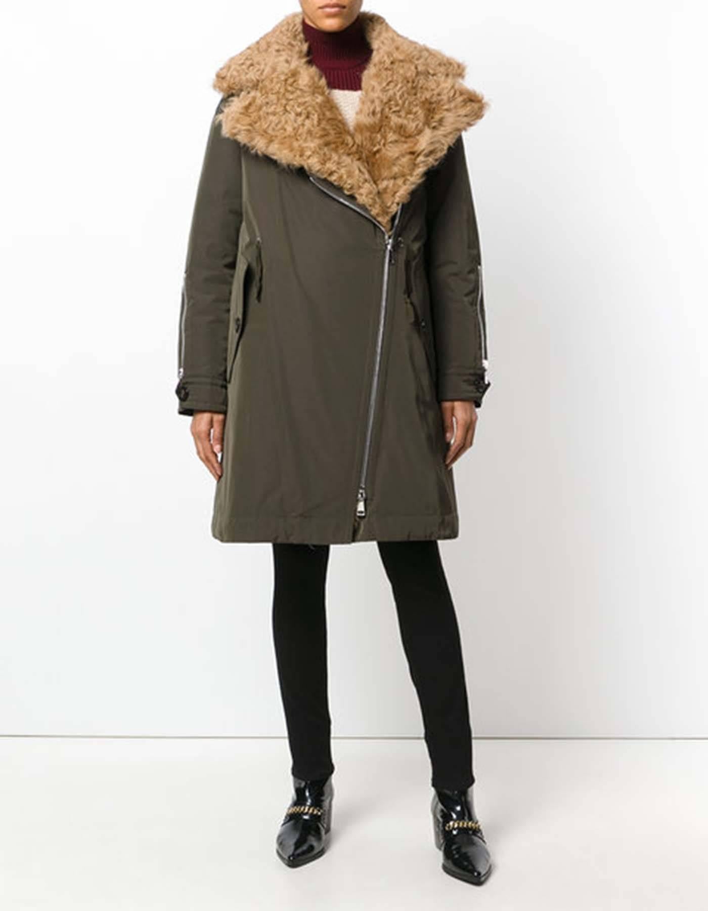 Moncler Olive Green Aucuba Shearling & Twill Oversized Down Coat Sz MONCLER 4

*MISSING INSERT*

Made In: Italy
Year Of Production: 2018
Color: Olive Green
Composition: 70% polyester, 30% cotton
Lining: 100% nylon
Closure/Opening: Front zip