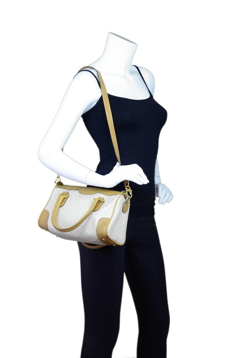 Uni Logo Intaglio Boston Bag - Beige