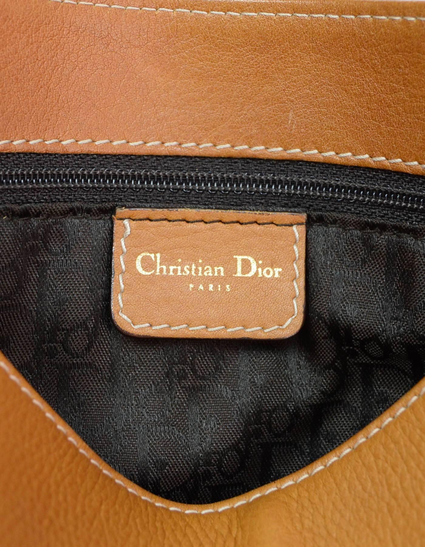 Christian Dior Tan Leather D Buckle Messenger Saddle Bag w. Dust Bag In Excellent Condition In New York, NY